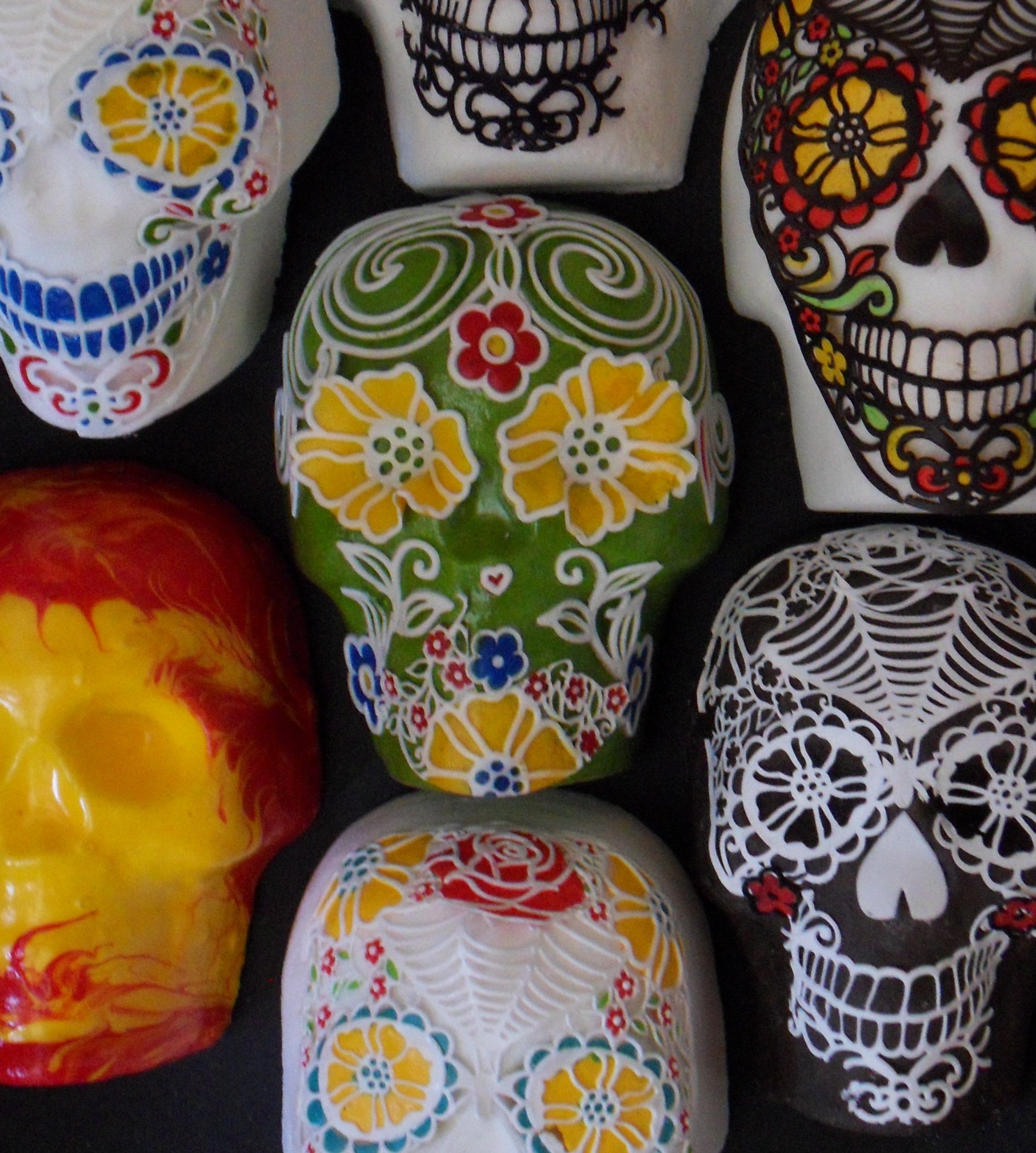 SugarVeil® Edible Flower Skull Mat - Premium Cake Decorating Stencil for Halloween, Dia de los Muertos & Gothic Baking - Perfect for Fondant, Buttercream & Royal Icing Designs