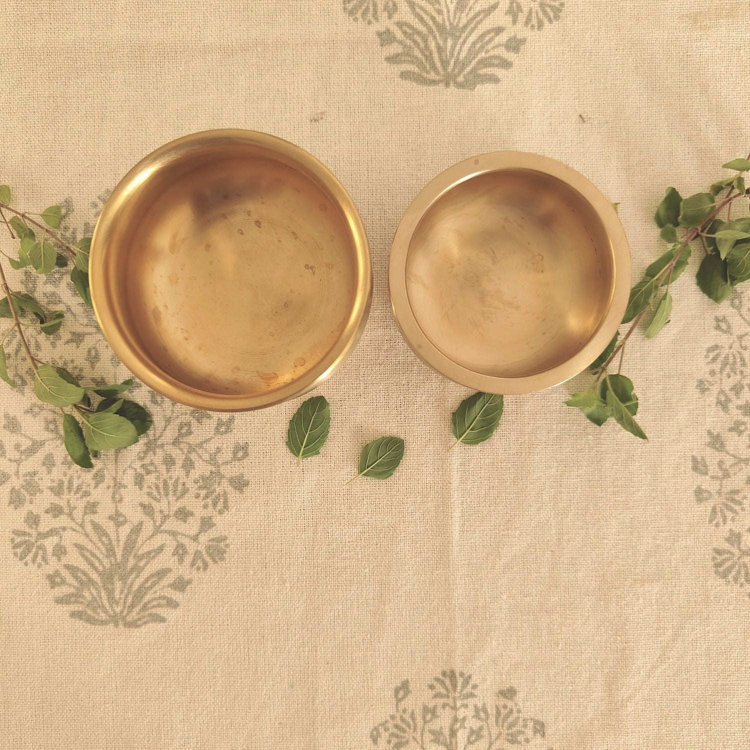 Premium Kansa Tulsi Serveware Handi - Traditional Indian Brass Cooking Pot for Serving Curry, Dal & Rice | Perfect for Home Dining, Festivals & Gifting