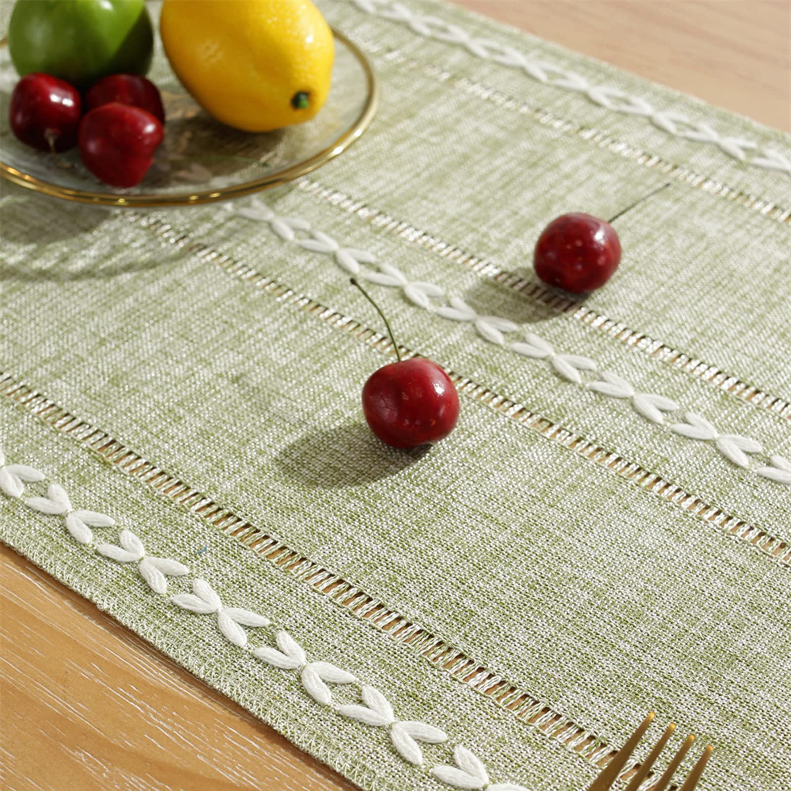 Jeloris Braided Striped Table Runner - Farmhouse Cotton Linen Tablecloth with Tassels - 12 x 108 Inch Green Decorative Table Scarf for Christmas, Kitchen, Dining Room, Wedding & Party Decorations - Perfect for Holiday Gatherings and Home Decor