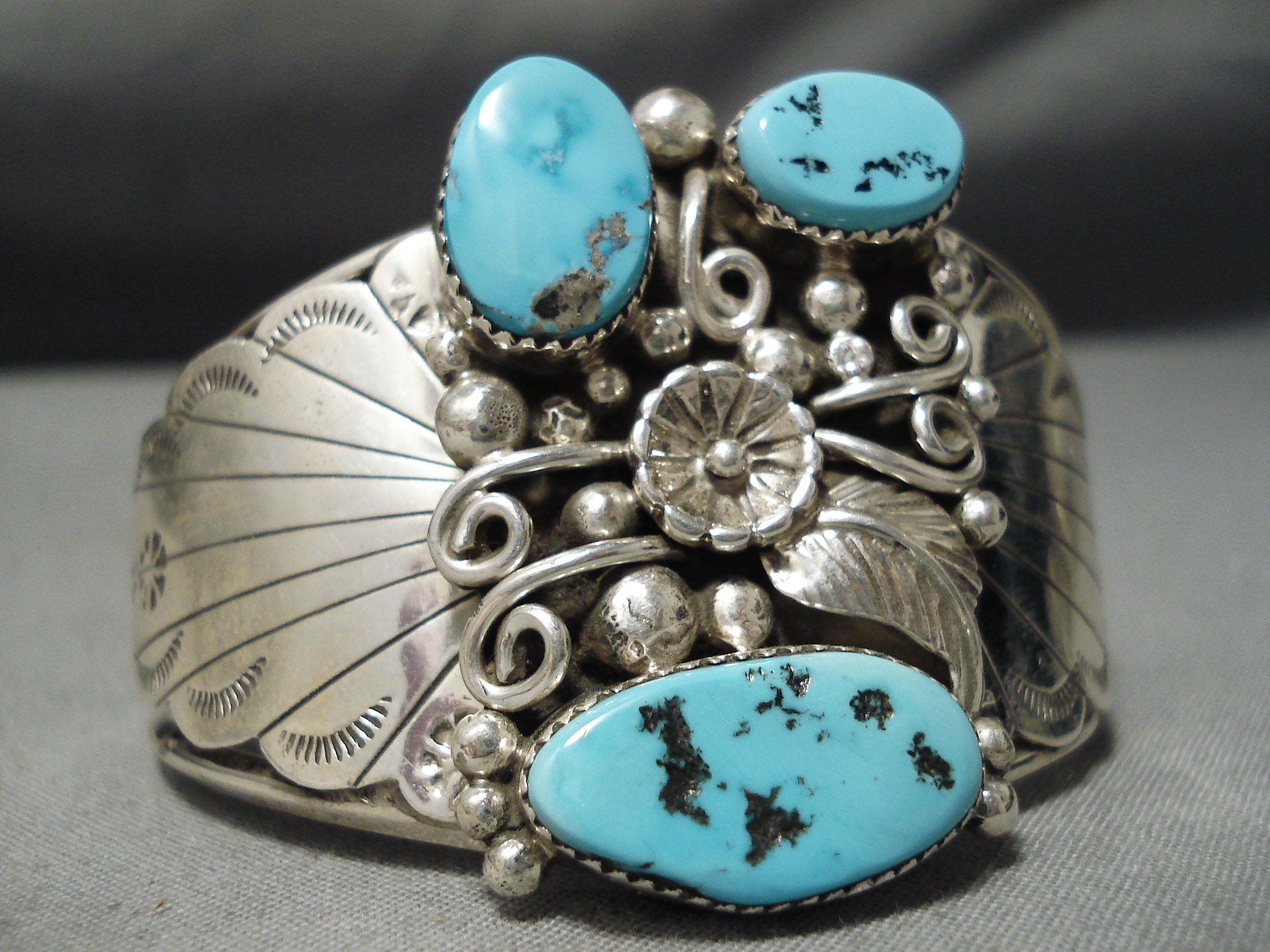 Vintage Native American Navajo Sterling Silver Turquoise Cuff Bracelet - Handcrafted Southwest Jewelry for Women, Boho Fashion Accessory, Gift for Her, Perfect for Festivals & Special Occasions