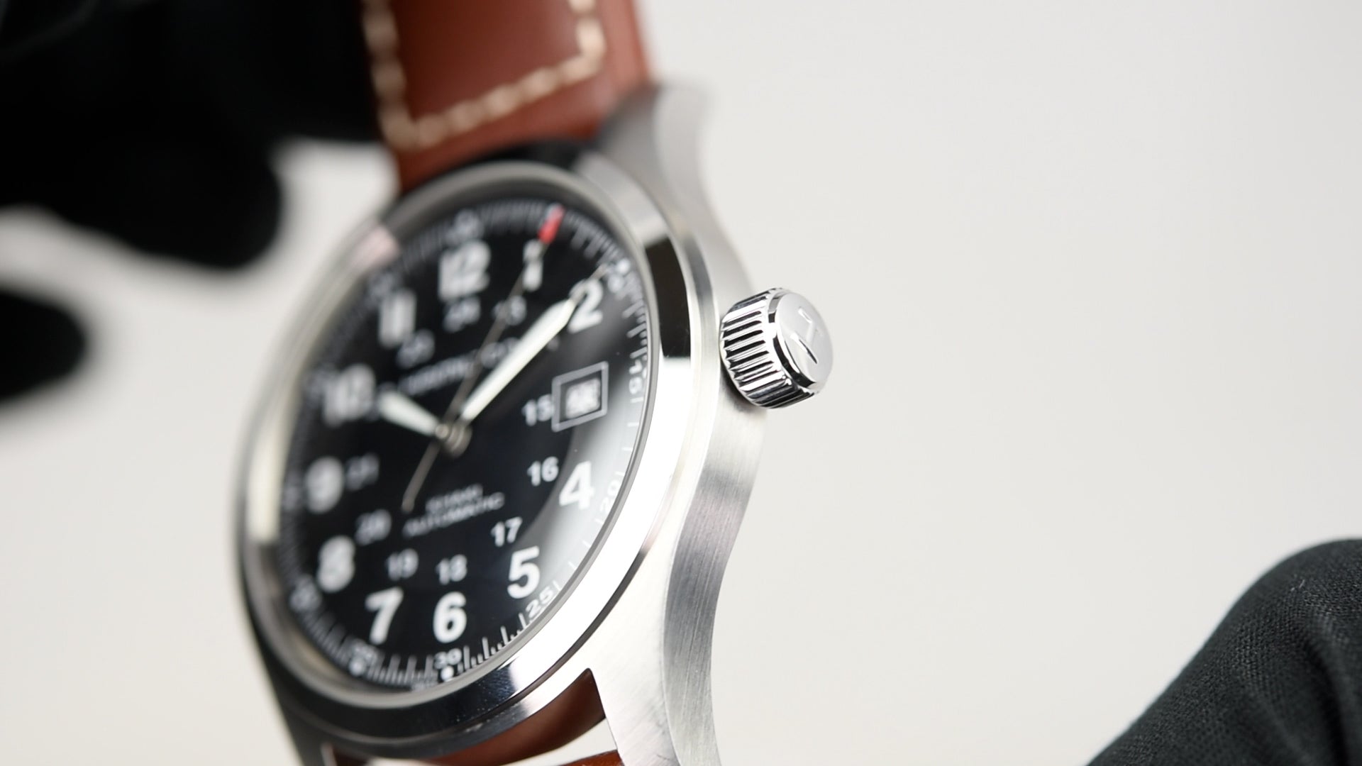 Pre-Owned Hamilton Khaki Field Automatic Men's Watch H70555533 - Vintage Military Style Timepiece for Outdoor Adventures & Casual Wear