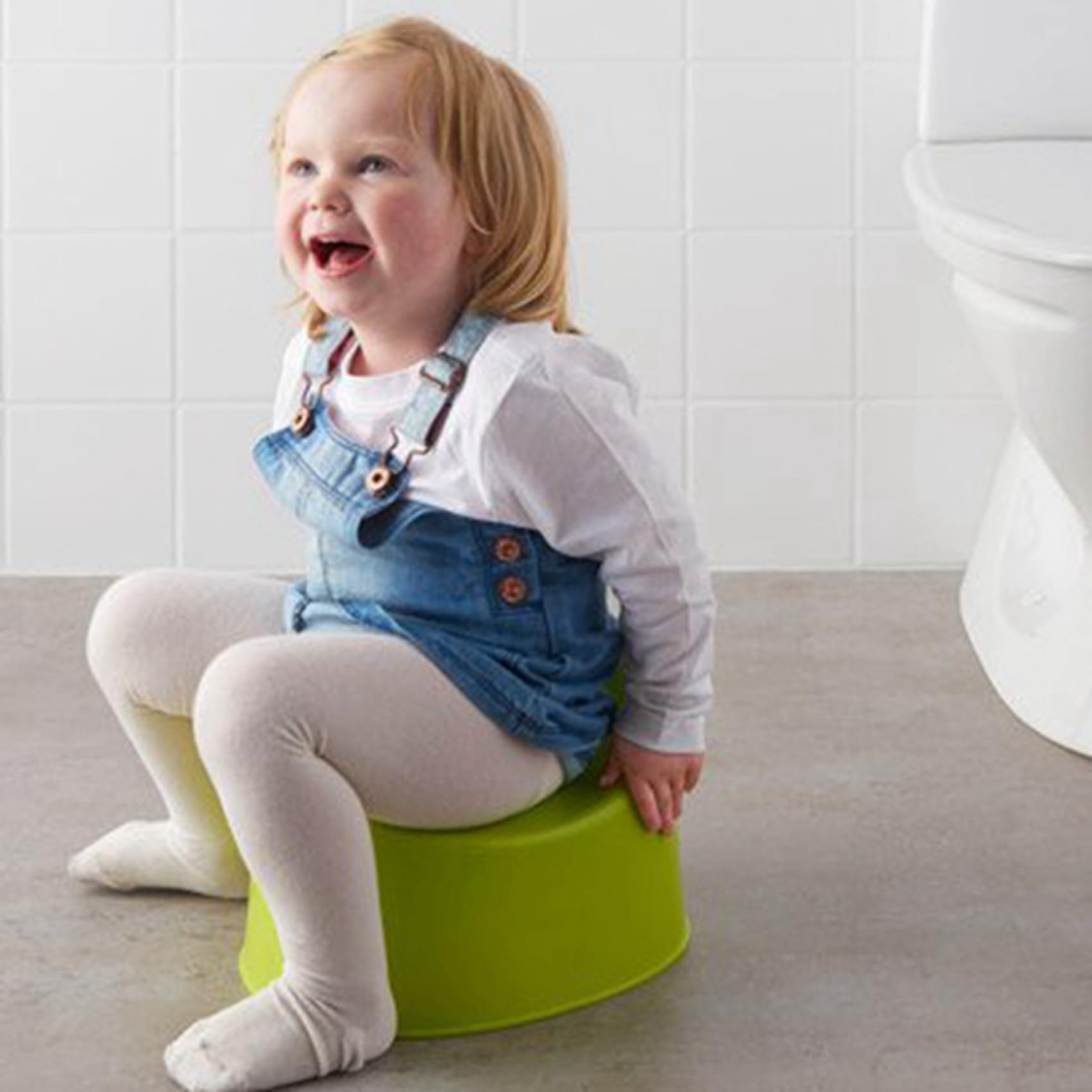 MACIMO Portable Baby Potty for Travel - Foldable Kids Toilet Training Seat with Removable Liner - Ideal for Road Trips, Camping & Airplane Travel