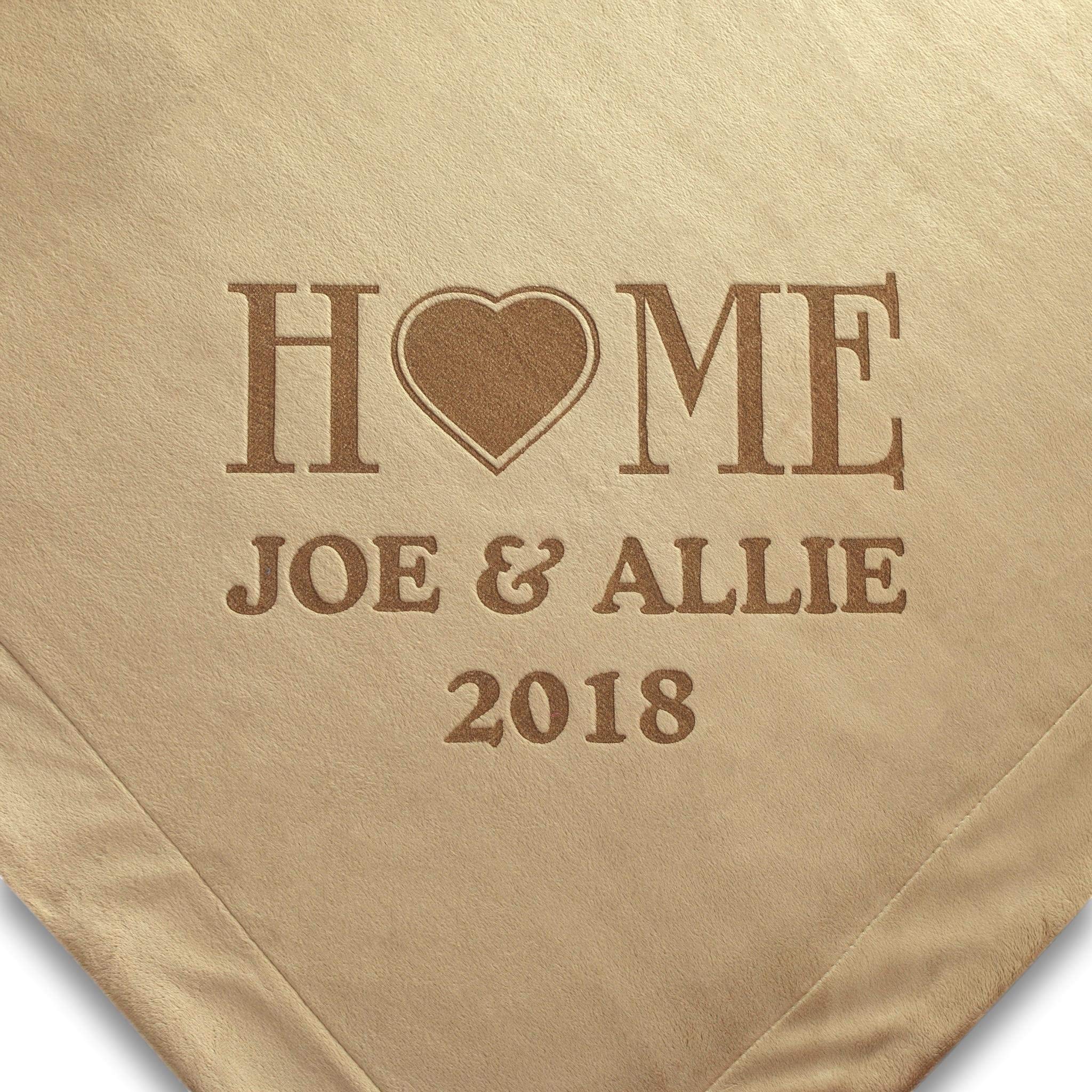 Personalized Housewarming Gift Blanket - Custom Throw with Heart Design, Name & Year - Cozy New Home Present for Couples, Friends & Family - Perfect for Housewarming Parties, Anniversary Gifts & Cozy Nights