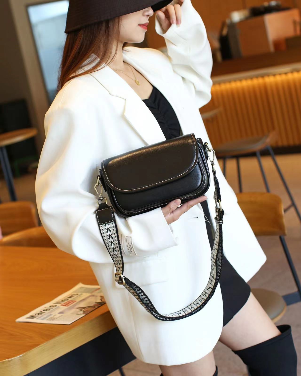Stylish Leather Flap Crossbody Bag for Women - Fashionable Shoulder Purse for Daily Use, Travel & Shopping