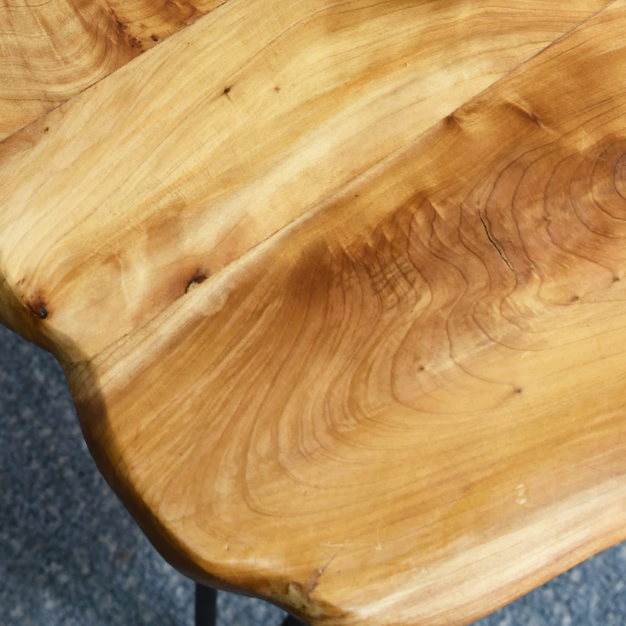 Natural Cedar Wood Side Table 20x20x21 Inches - Vintage Live Edge Solid Slab Coffee Table - Rustic Accent End Table for Living Room, Patio, Bedroom - Perfect Plant Stand & Outdoor Furniture
