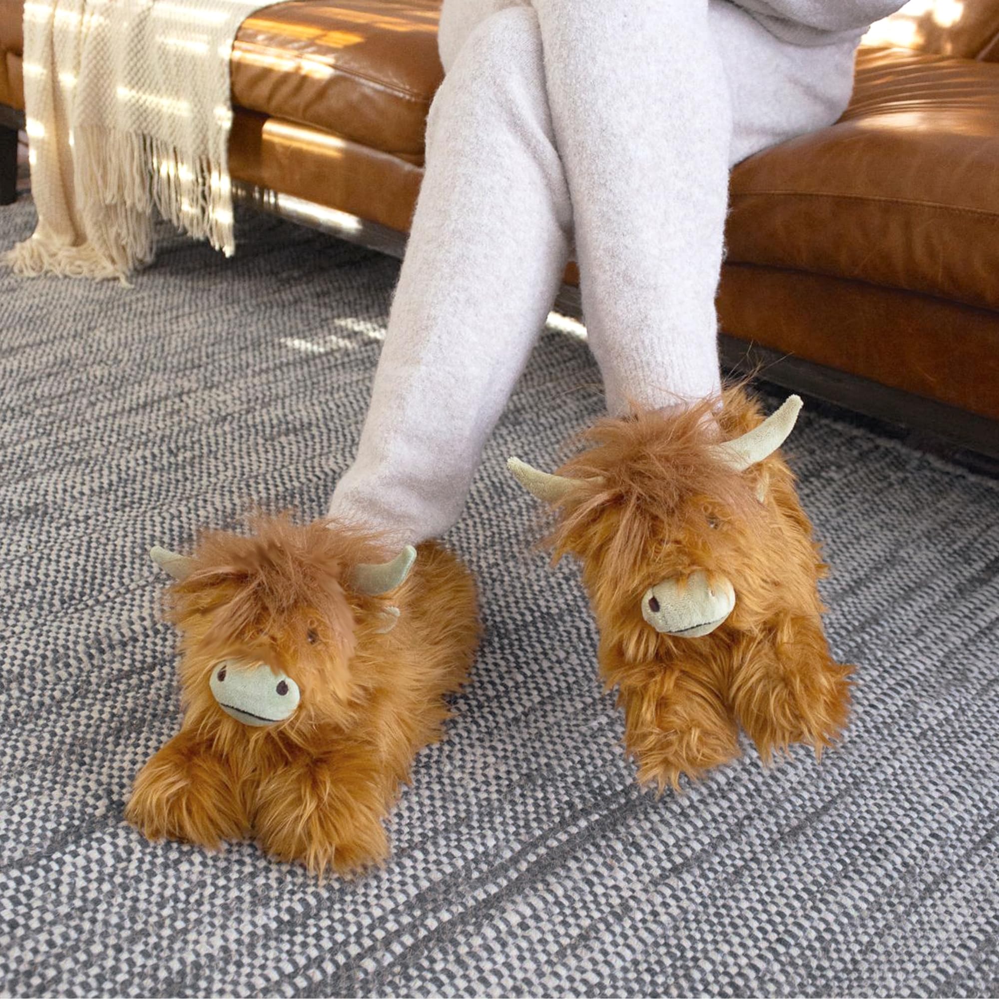 Original Highland Cattle Slippers for Women & Men - Soft Plush Highland Cow House Shoes for Adults | Cozy Indoor/Outdoor Wear for Winter, Home, and Gift Giving