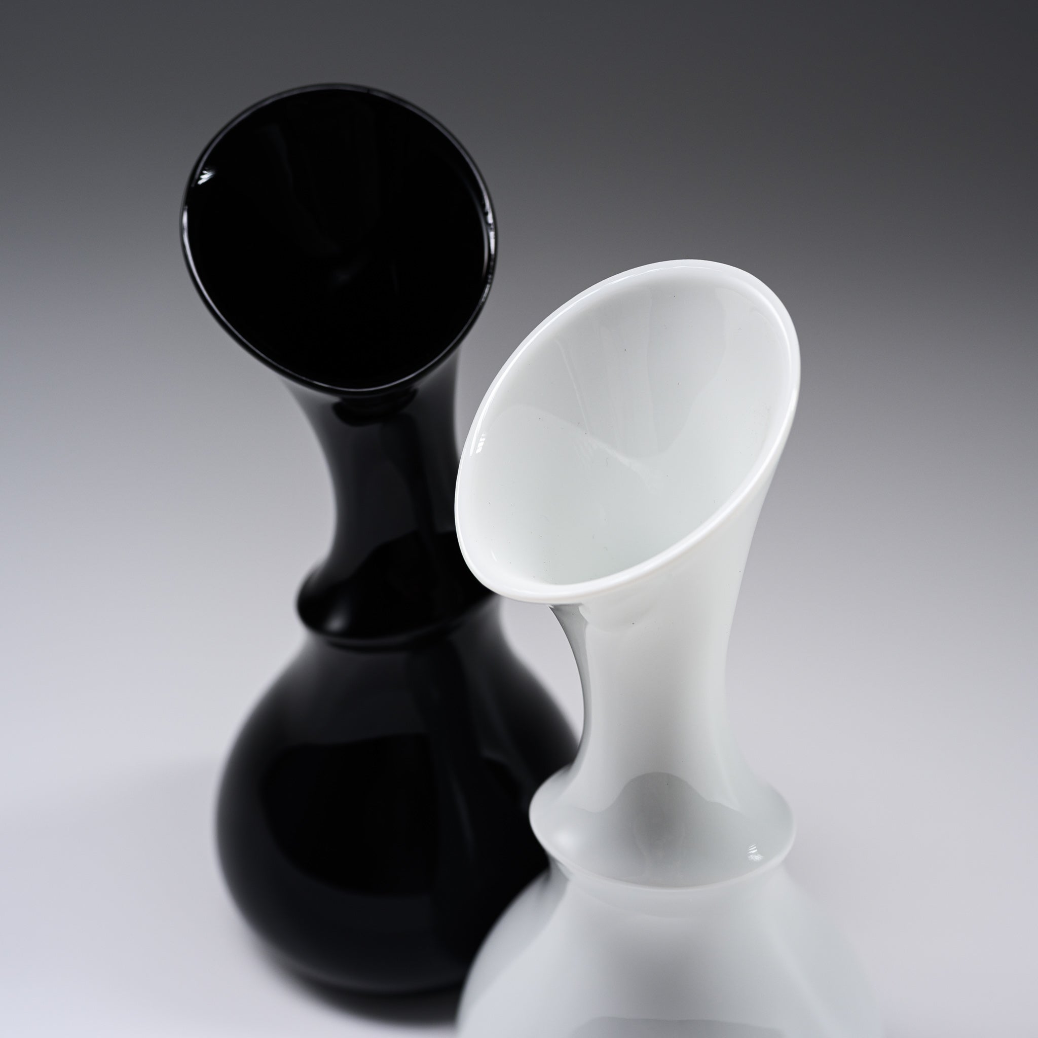 Modern White Porcelain Chiku Flower Vase - Elegant Japanese Bamboo-Inspired Home Decor for Living Room, Dining Table & Wedding Centerpieces