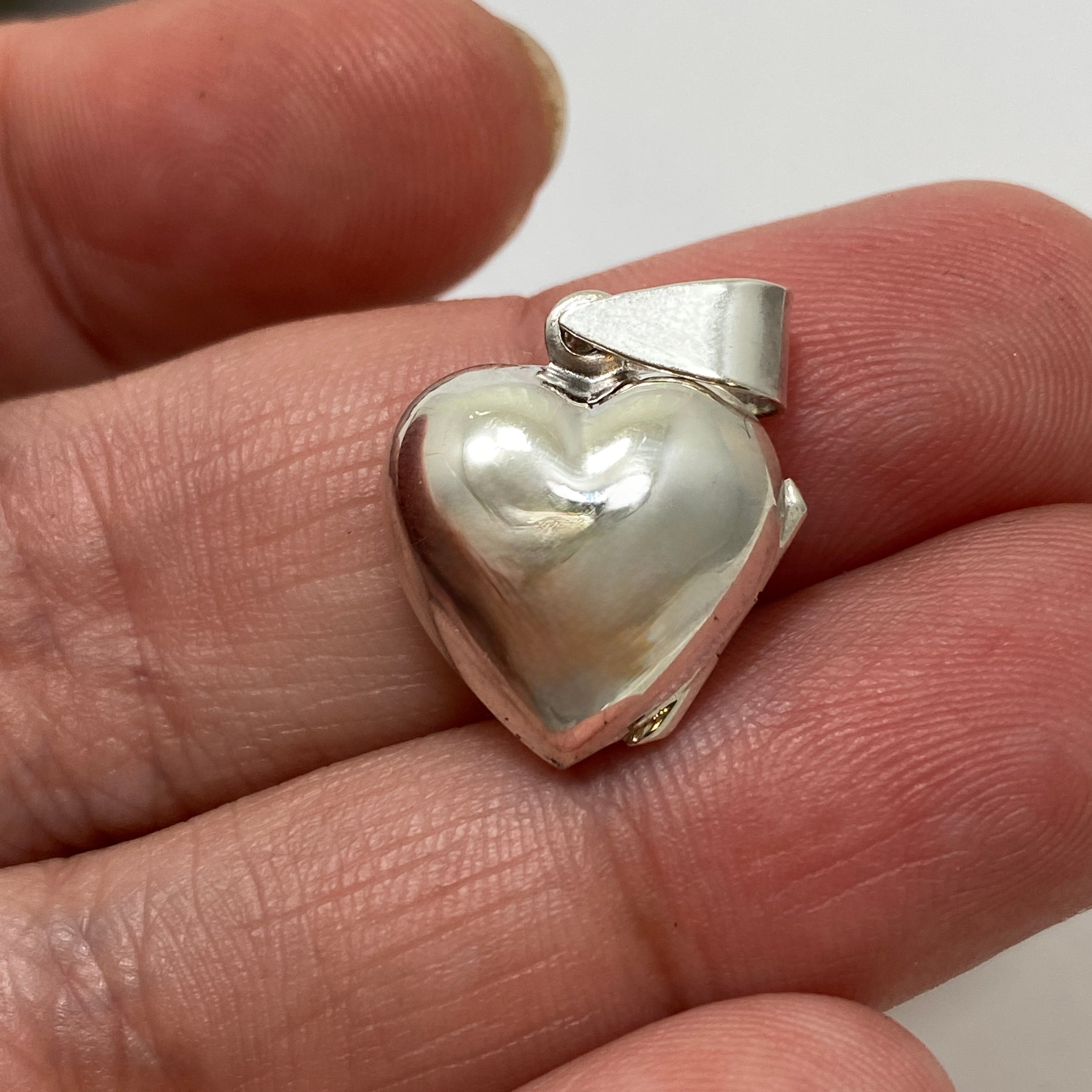 15mm x 15mm Heart Locket Necklace - Sterling Silver SV07 122 - Perfect Gift for Valentine's Day, Anniversary & Romantic Occasions