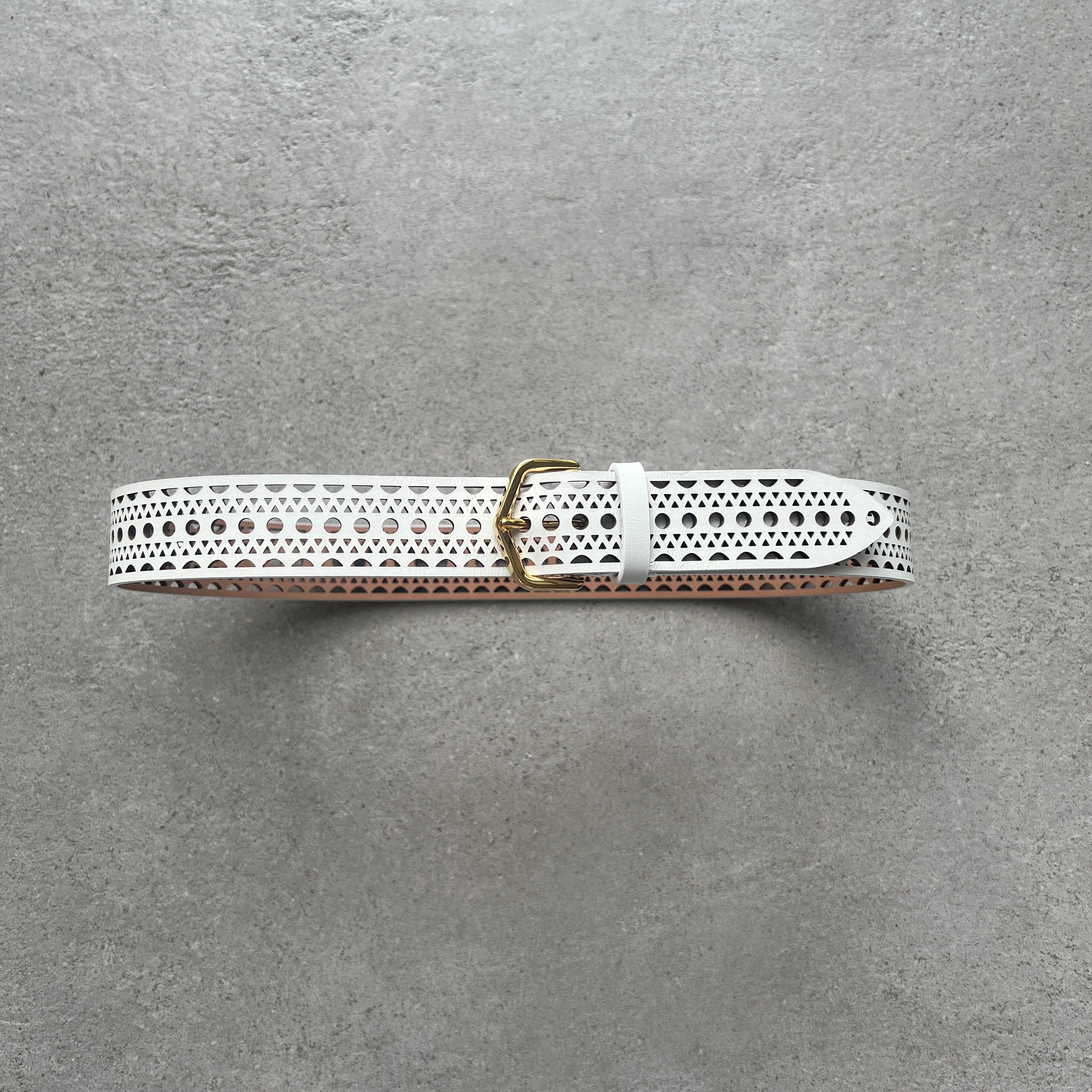 Neo Vienne Belt for Women - Stylish White Leather Waist Belt - Perfect for Casual Outfits, Office Wear & Special Occasions