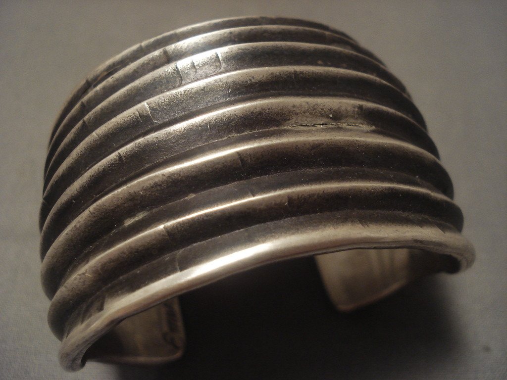 107 Gram Vintage Navajo Native American Silver Bracelet - Handcrafted Mammoth Jewelry for Women, Perfect for Boho Fashion & Special Occasions