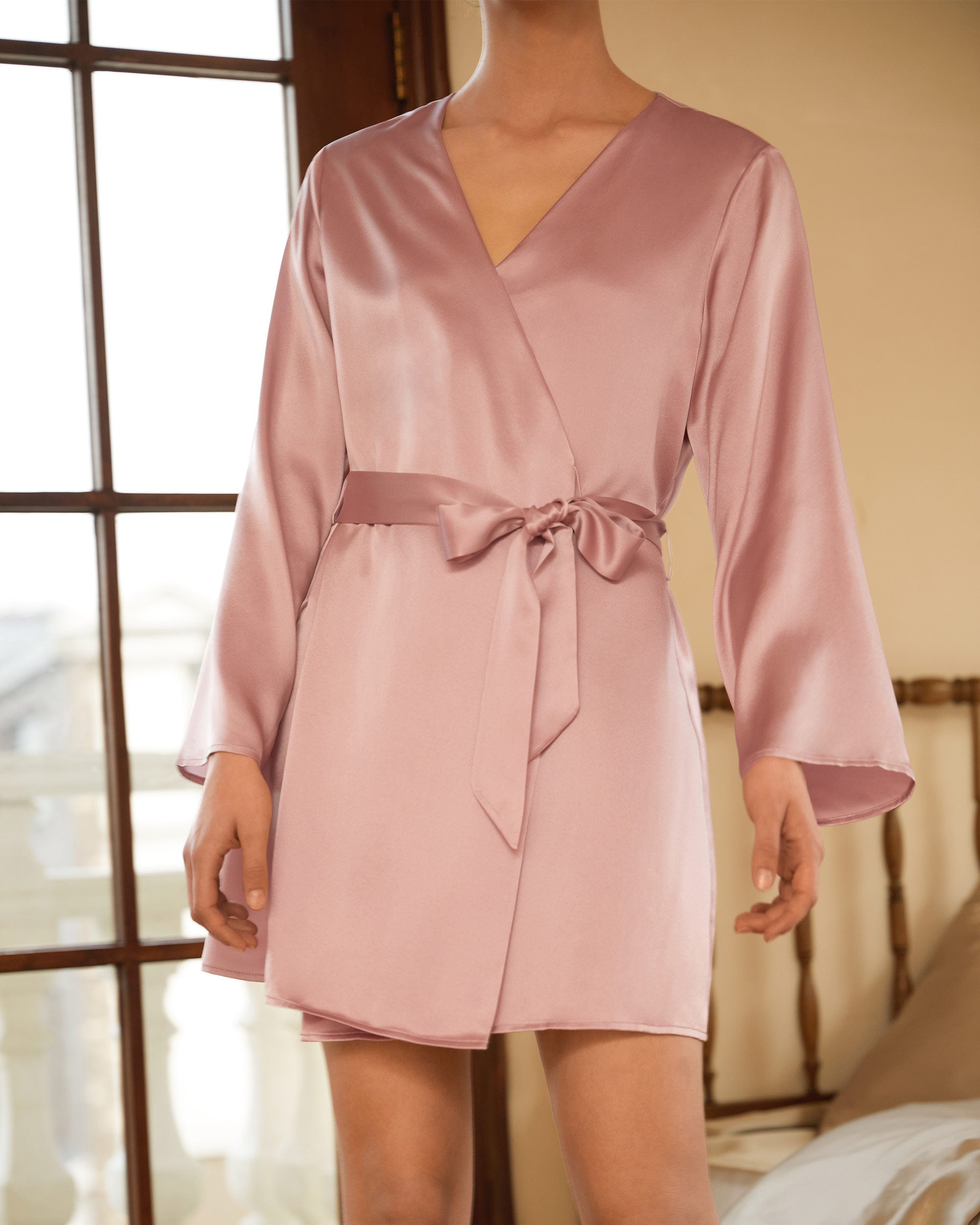 Elegant Sleeveless Silk Robe for Women - Lightweight & Breathable Summer Loungewear - Perfect for Spa, Beach Cover-Up, and Relaxing at Home