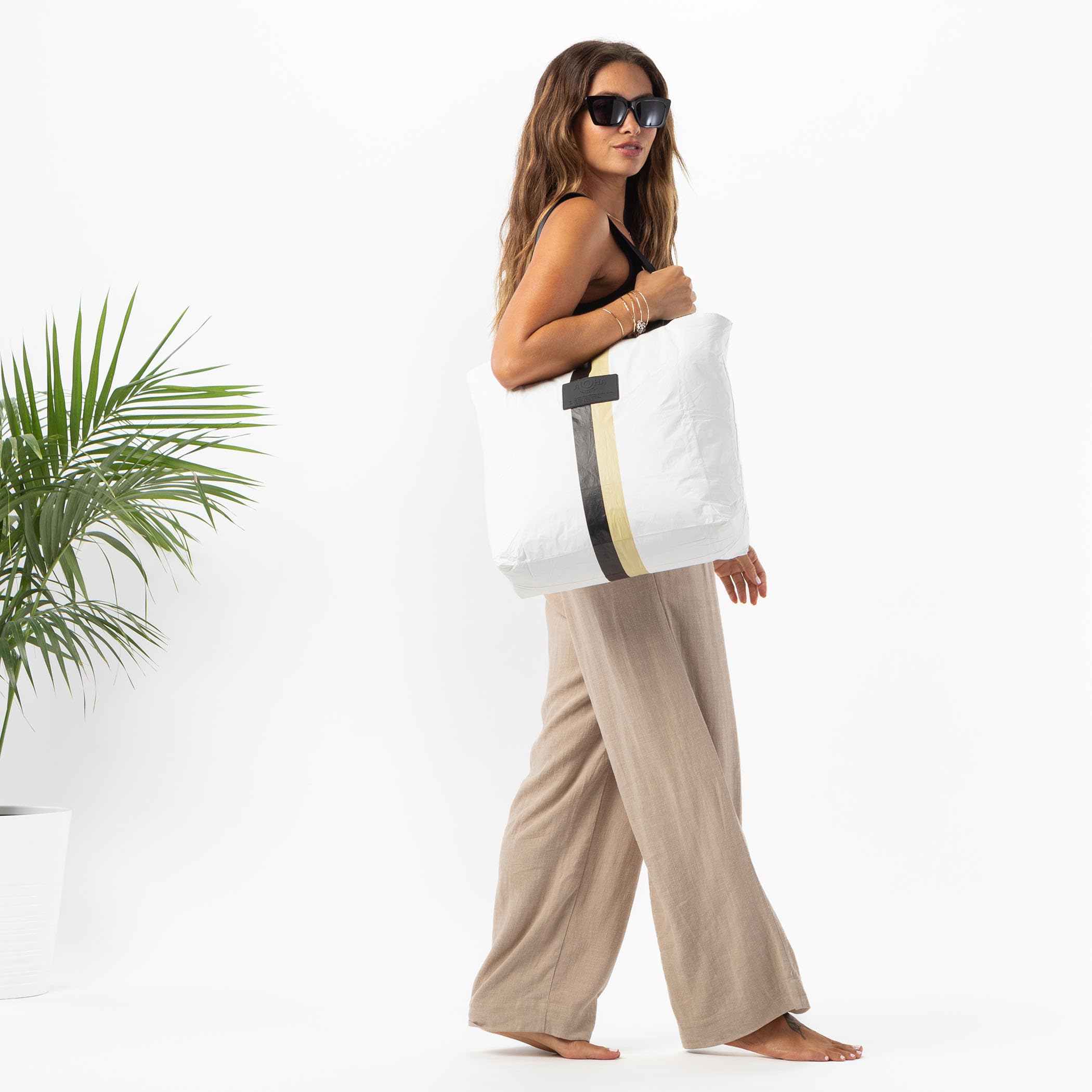 ALOHA Collection Lightweight Packable Water-Resistant Beach Tote Bag - Easy to Clean & Foldable for Travel, Shopping, and Beach Days