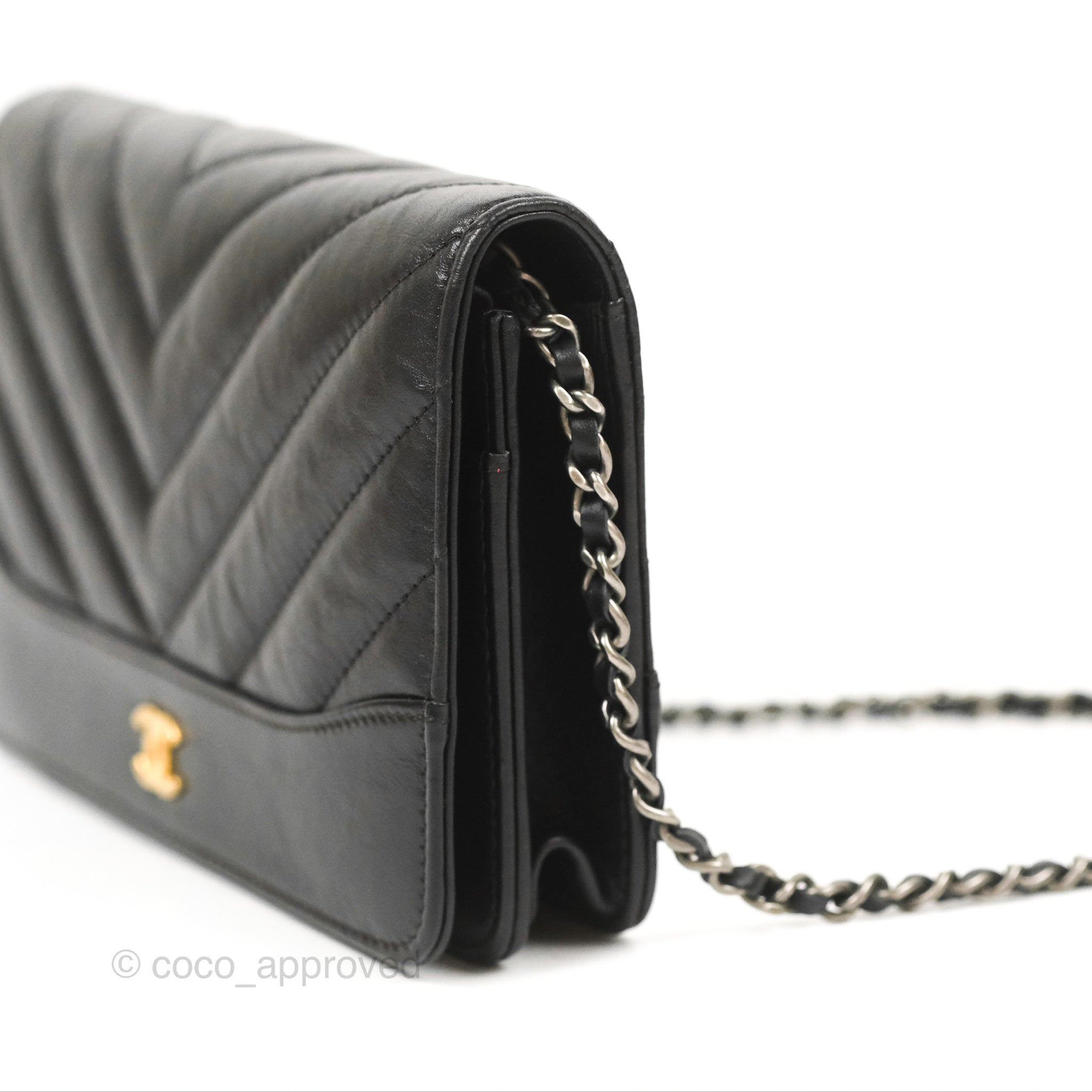 Chanel Chevron Wallet on Chain WOC Black Calfskin Gold Hardware - Luxury Crossbody Bag for Women, Perfect for Evening Events & Daily Use