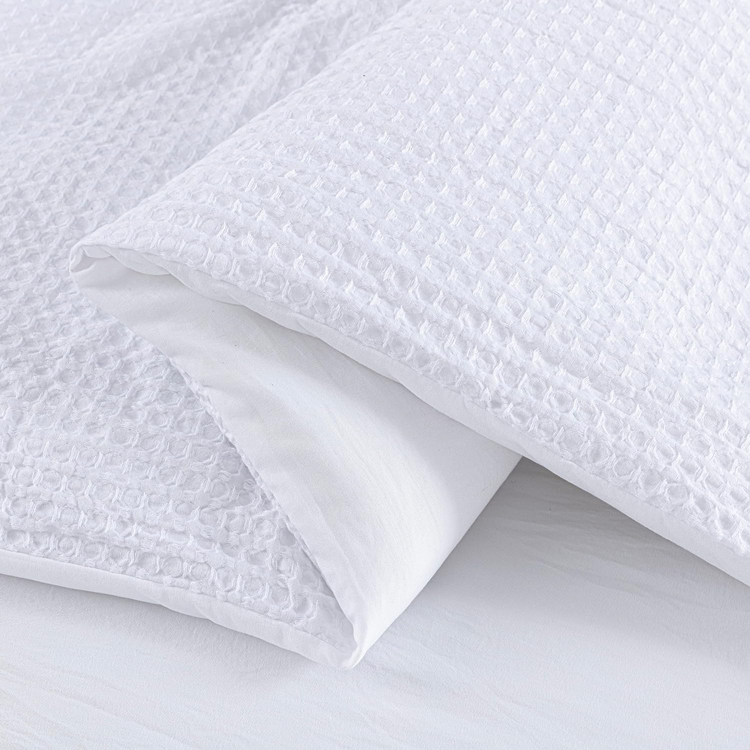 Chezmoi Collection Wilmer 3-Piece Waffle Weave Comforter Set - Soft & Cozy All-Season Queen Size Bedding in White for Bedroom Decor & Guest Room Comfort