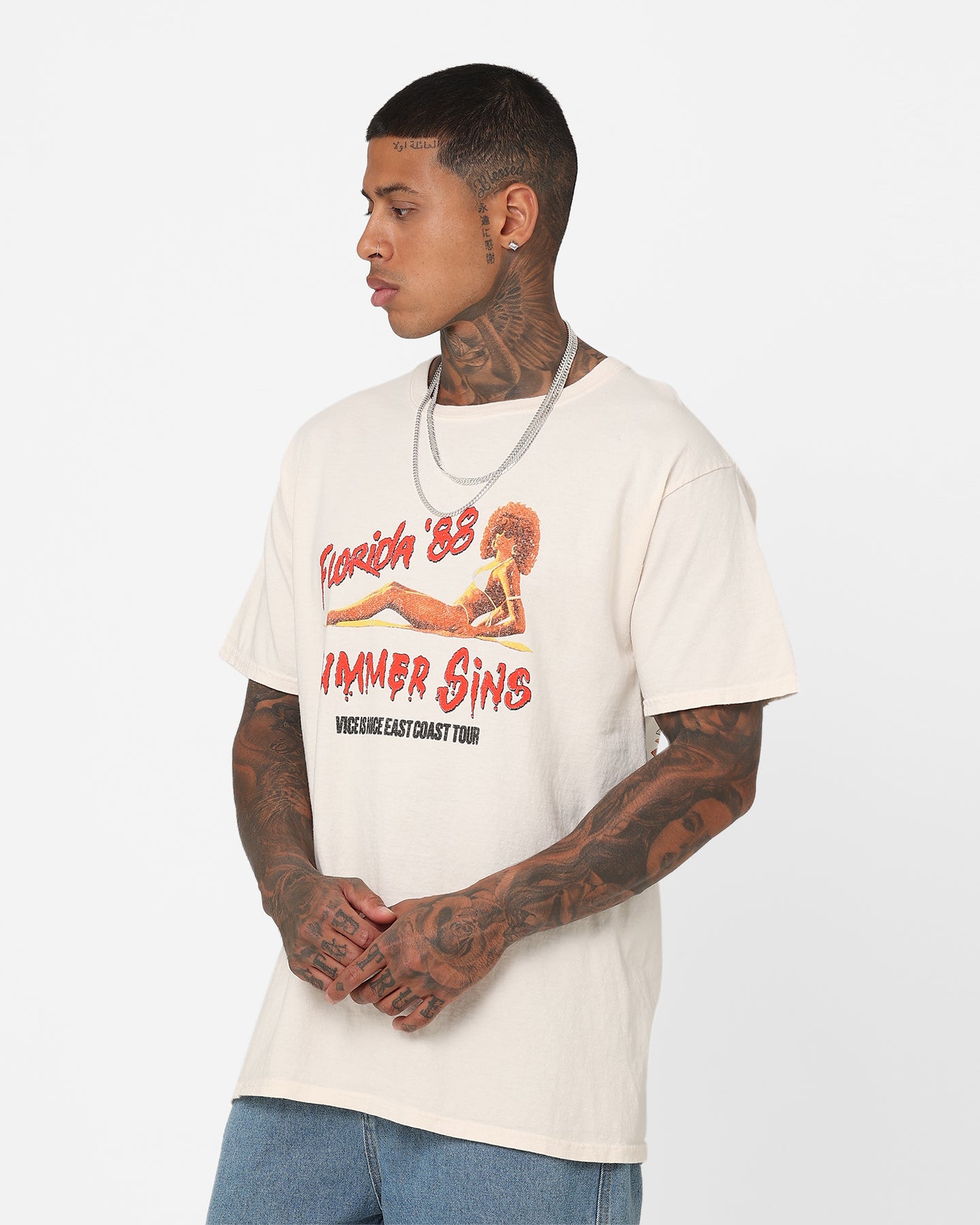 Vintage American Thrift Summer Sins T-Shirt - Off White Retro Graphic Tee for Casual Wear & Street Style Outfits