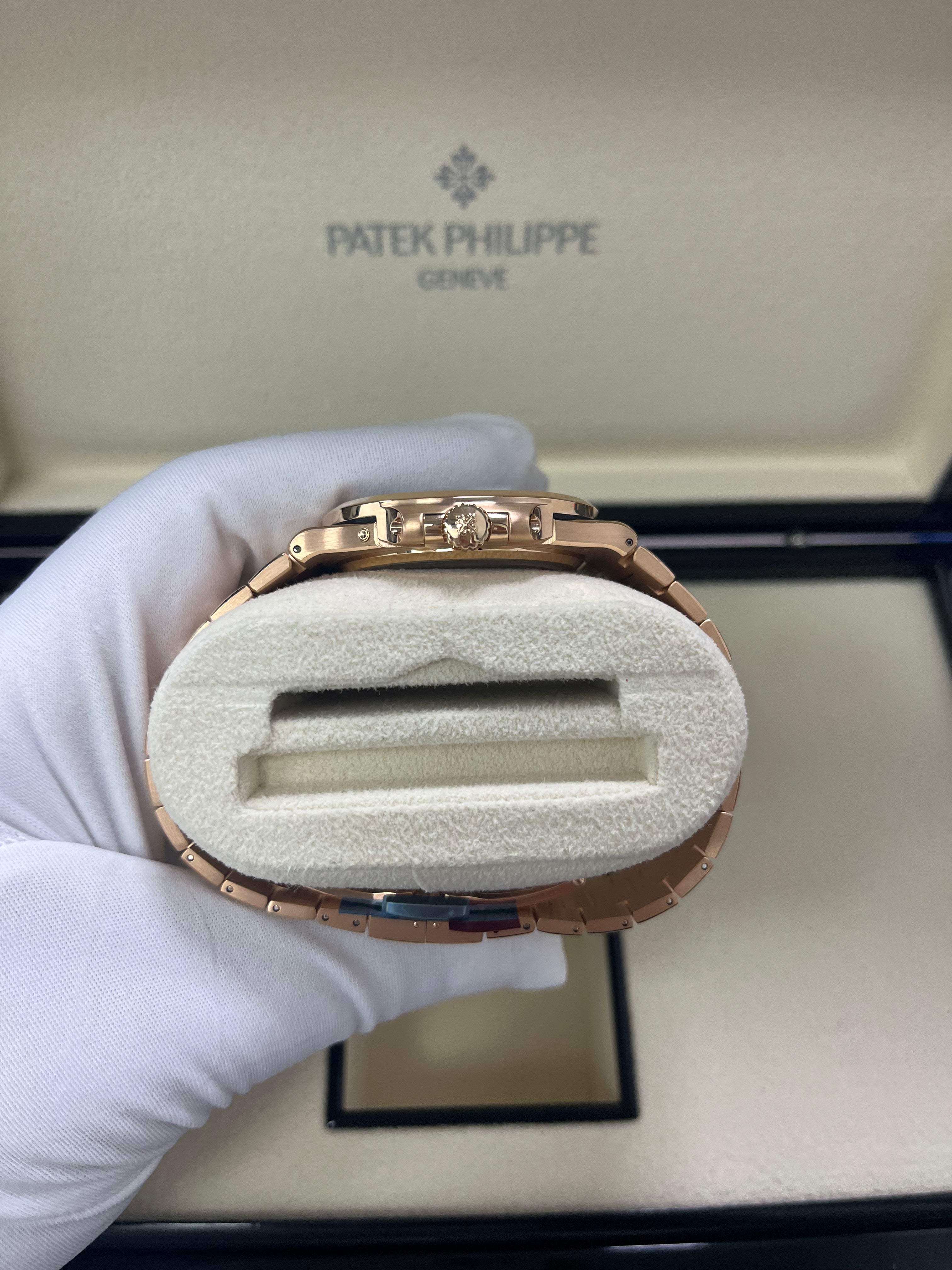 Patek Philippe Nautilus 5712/1R-001 Moon Phase Watch - 40mm Rose Gold Case with Brown Black Dial - Luxury Swiss Automatic Watch for Men - Perfect for Business, Gala Events & Collectors