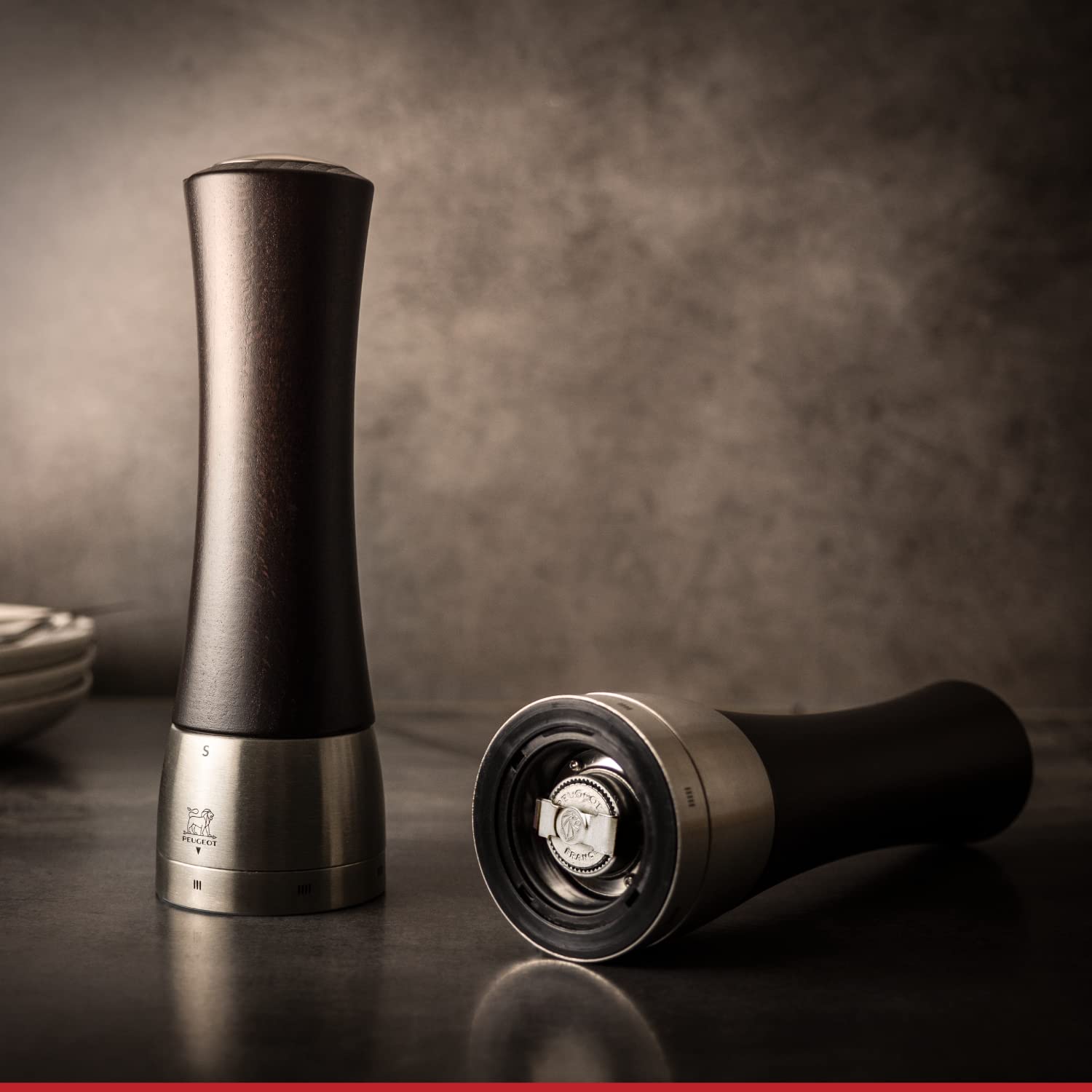 Peugeot Madras u'Select Adjustable Manual Salt Mill - Premium Stainless Steel & Beechwood Grinder - Perfect for Kitchen, Dining Table & Gourmet Cooking - Graphite Finish