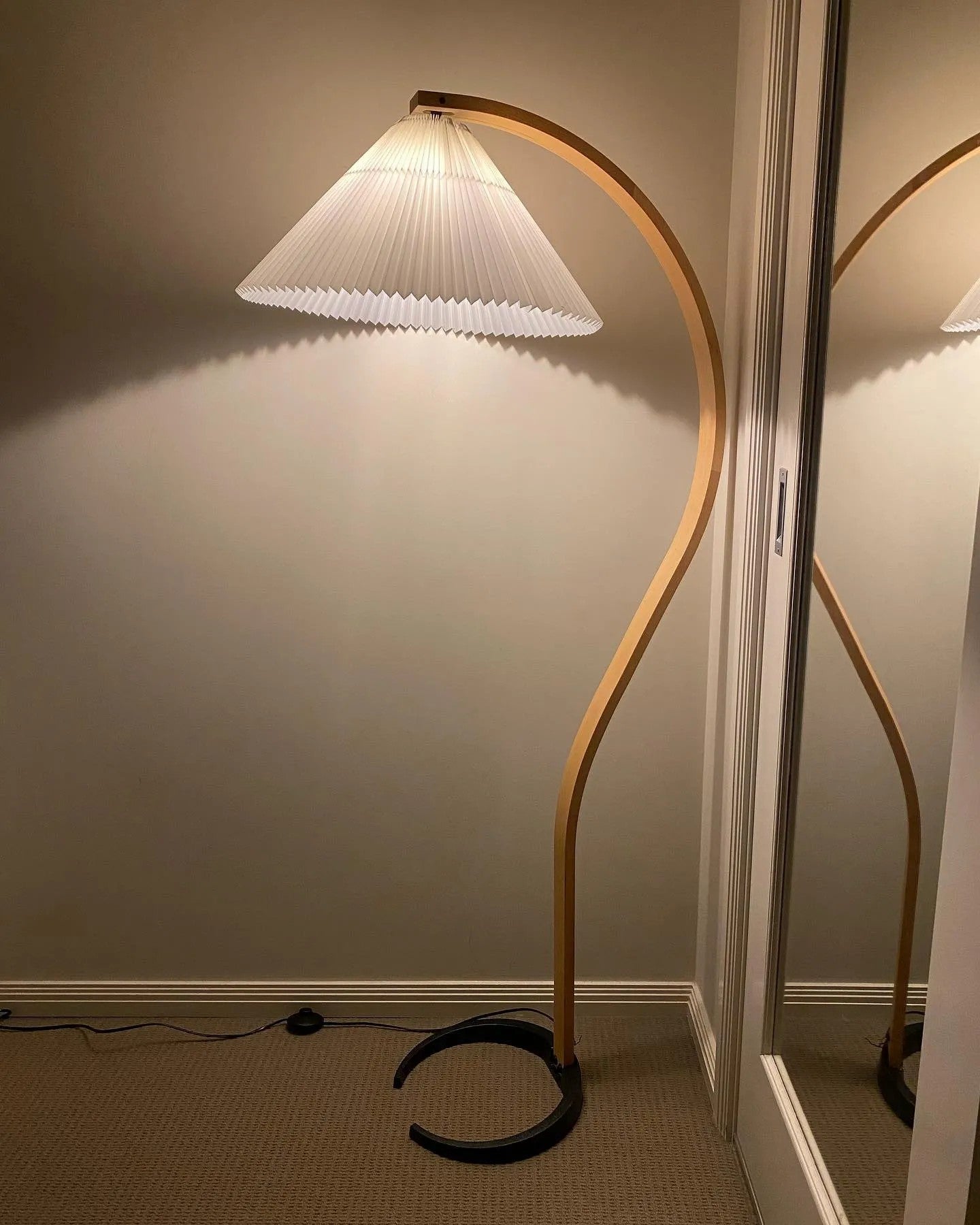 Modern Caprani Floor Lamp - Adjustable LED Standing Light for Living Room, Bedroom & Office - Warm White & Cool White Dimmable Lighting - Perfect for Reading, Relaxing & Decor