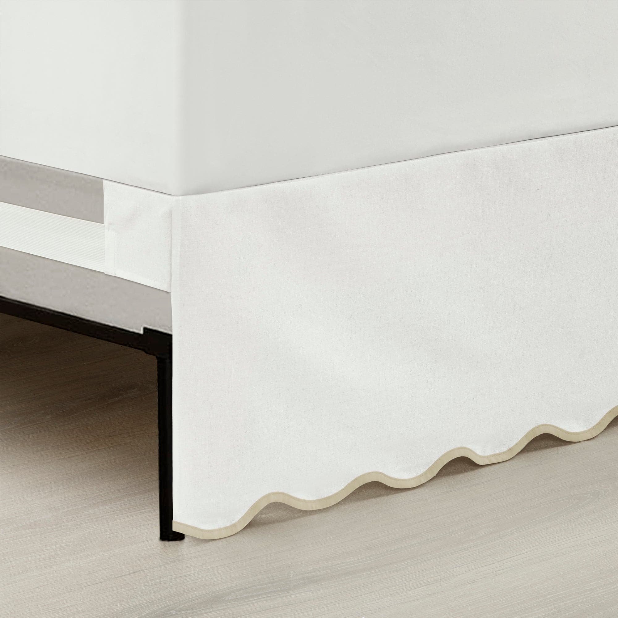 Coastal Chic Scalloped Edge Bed Skirt - Elegant Ruffled Dust Ruffle for Queen Size Beds | Perfect for Beach House Decor & Coastal Bedroom Design
