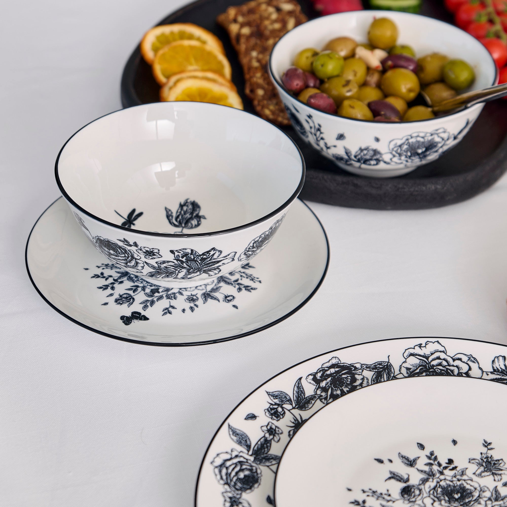 Premium Black Porcelain Dinnerware Set - 16-Piece Elegant Tableware for Fine Dining, Dinner Parties & Special Occasions