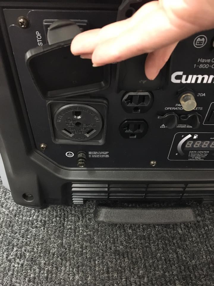 Cummins P4500i 3700W/4500W Portable Inverter Generator with Remote Start - Gas Powered, Onan A058U955 Model (Scratch & Dent) - Perfect for Camping, RV Trips & Emergency Power Backup