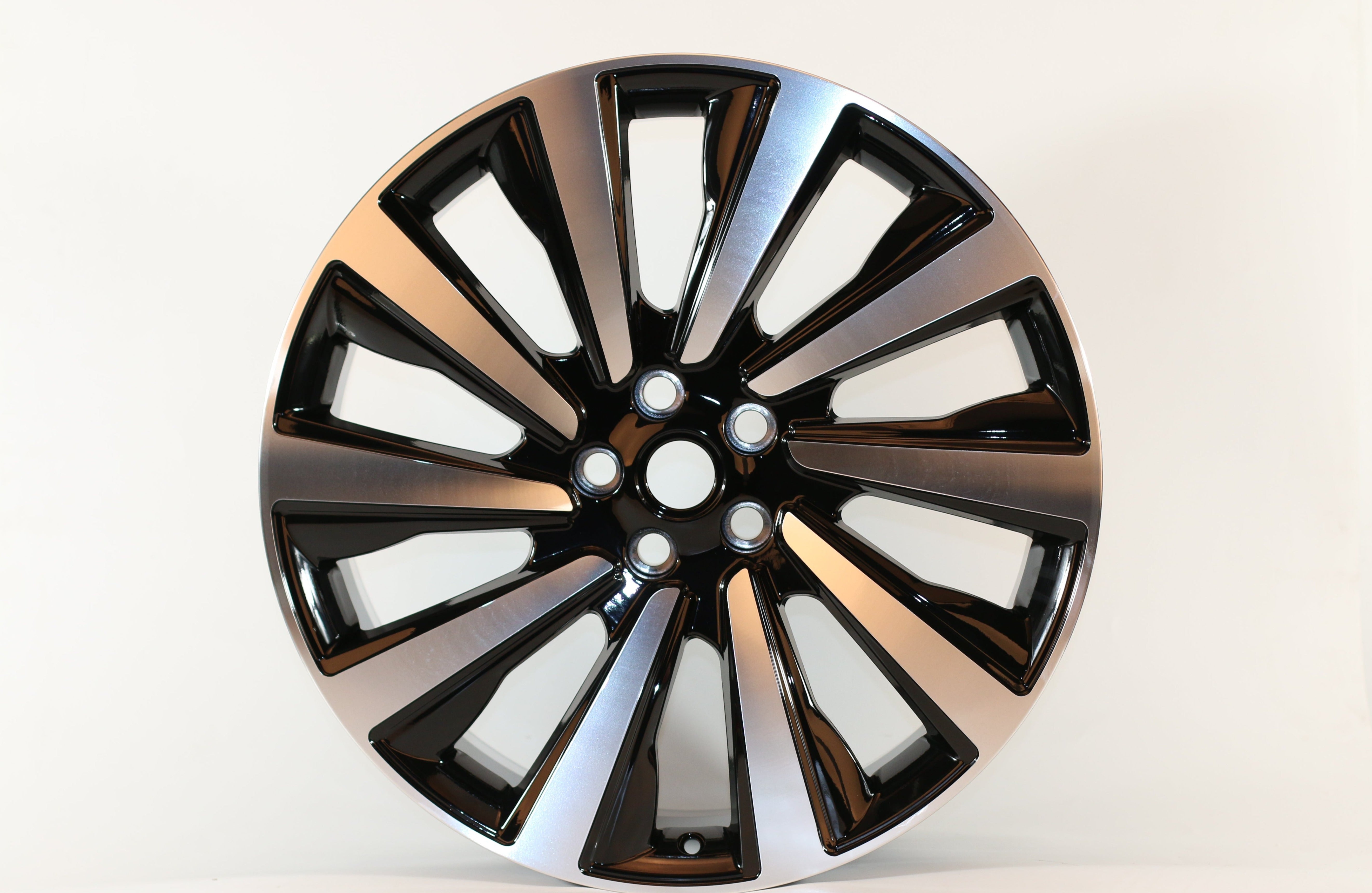 22-Inch Alloy Wheels for Range Rover Vogue, Sport, Defender, Discovery & LR3/LR4 - Premium Rims for Off-Road & Luxury SUV Driving