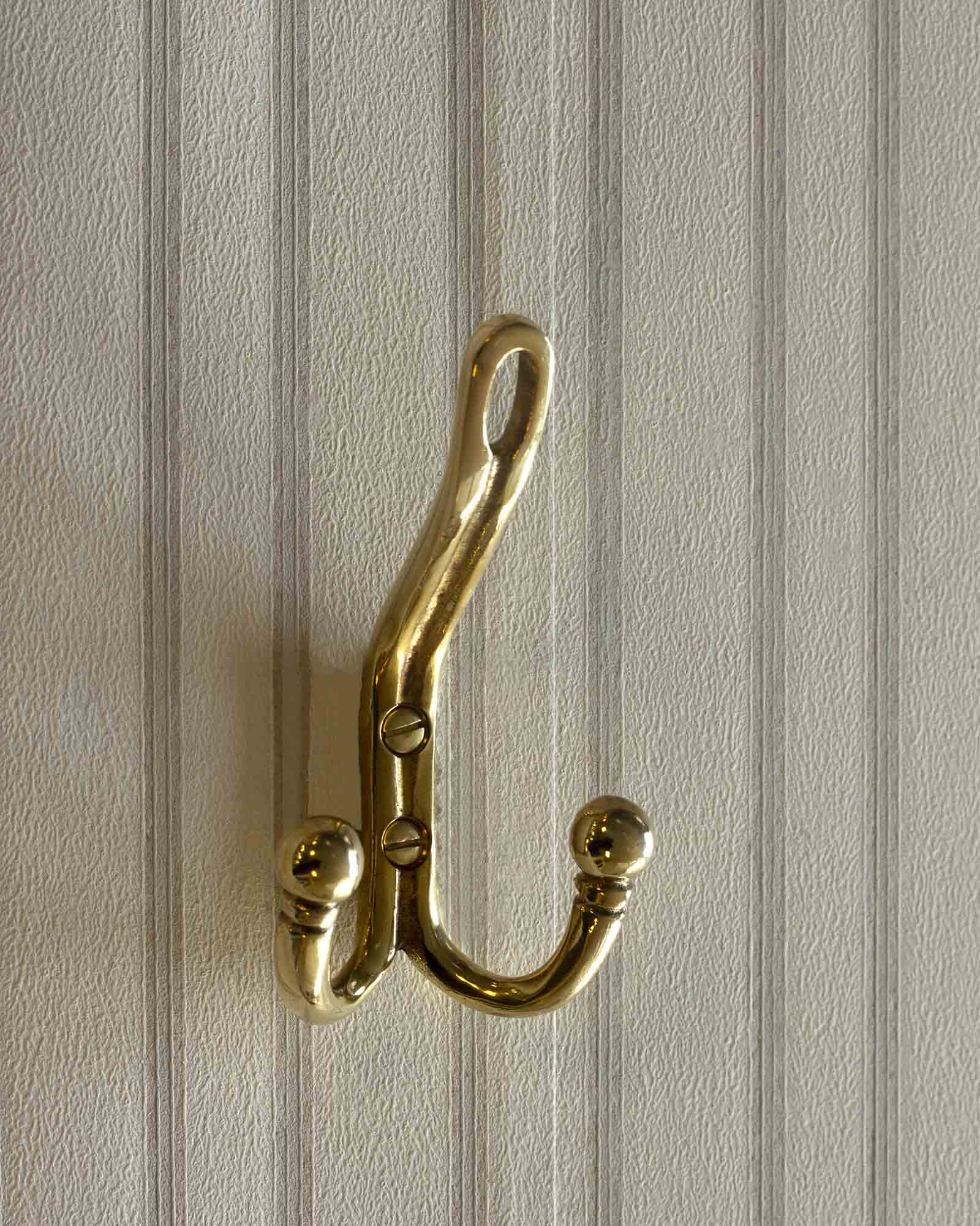 Double Hat Hook in Solid Brass - Heavy Duty Coat Hanger for Hats, Scarves & Jackets - Perfect for Entryway, Bedroom or Closet Organization