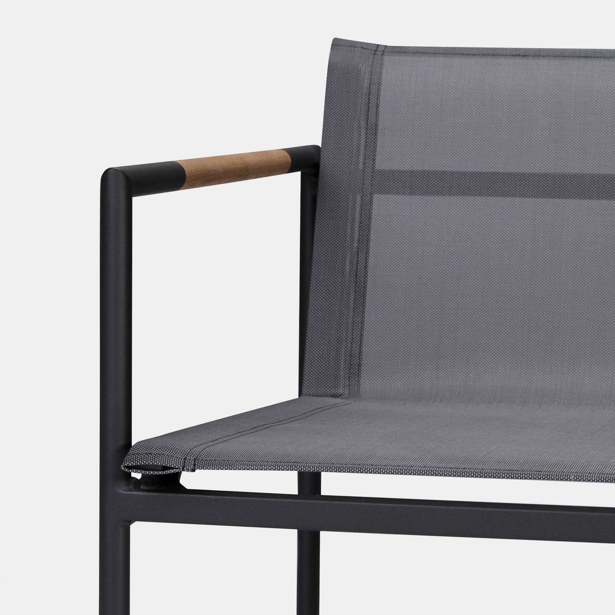 Breeze Lounge Chair - Modern Outdoor Patio Furniture for Relaxing in Garden, Poolside, or Backyard - Comfortable & Durable Wicker Sunbed