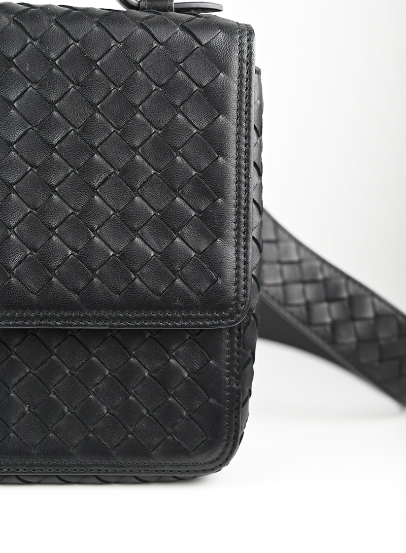 Bottega Veneta Black Square Leather Handbag for Women - Stylish & Elegant Shoulder Bag for Work, Travel & Evening Events