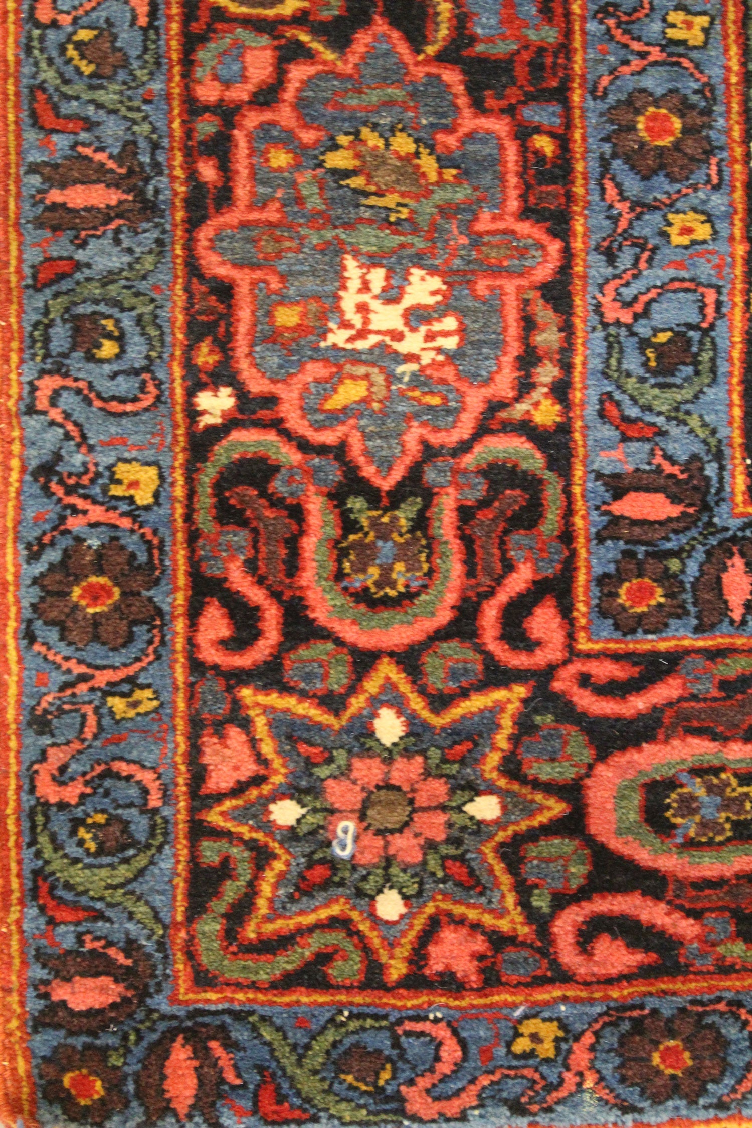 Antique Bakhtiari Handwoven Traditional Persian Rug - J63648 - Perfect for Living Room, Bedroom & Home Decor