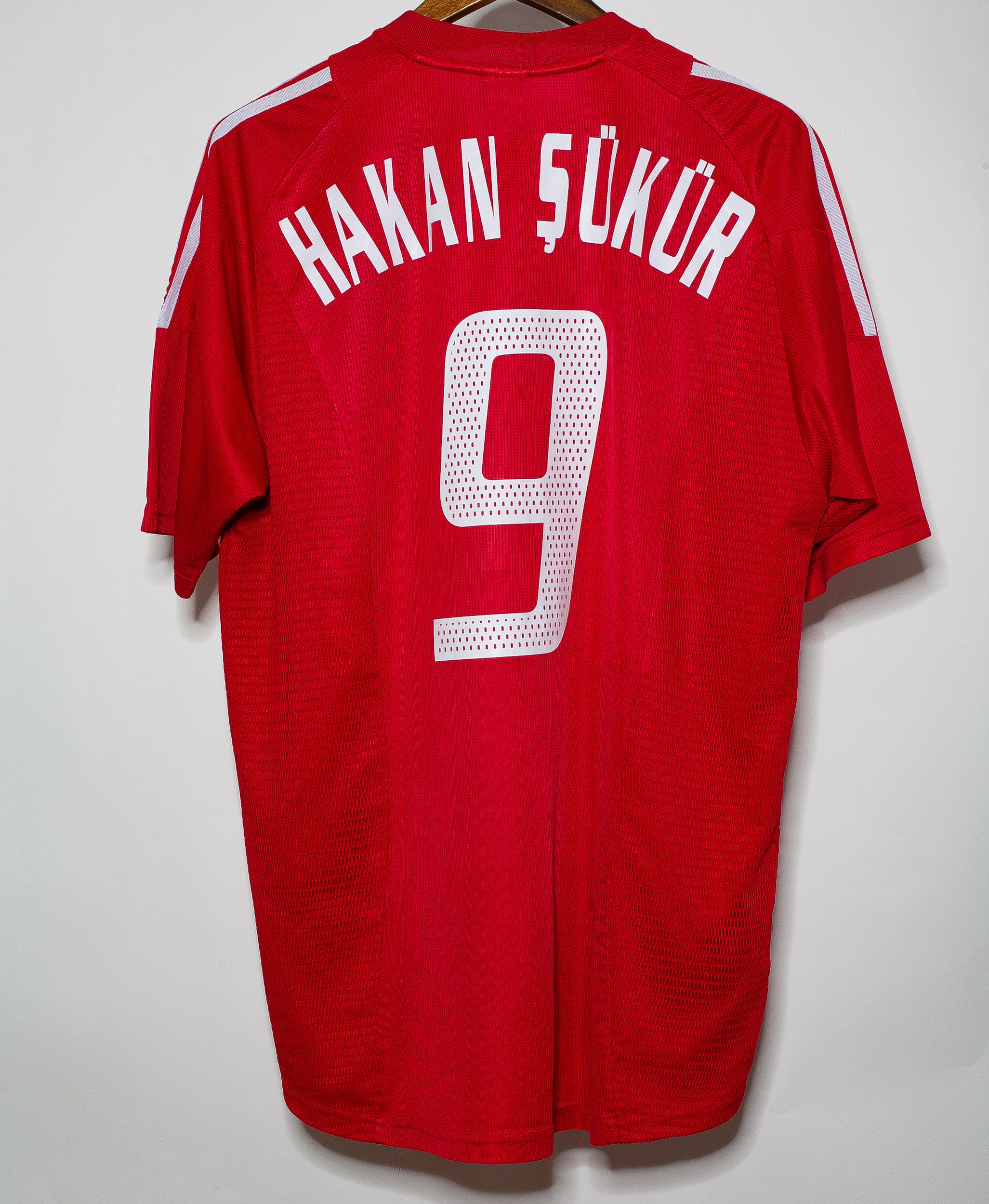 2002 Turkey #9 Hakan Sukur Soccer Jersey - XL Size - Vintage Football Shirt for Fans, Collectors & Retro Sports Enthusiasts - Perfect for Matches, Gifting & Memorabilia Display