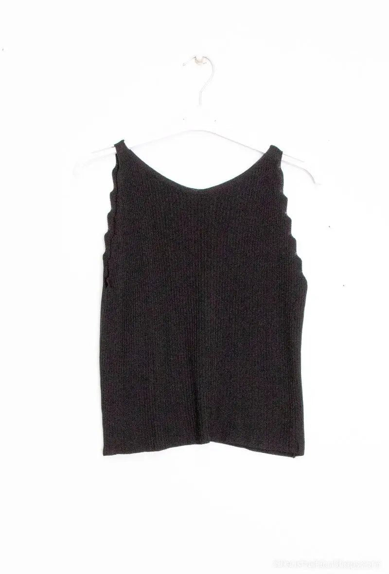 Zig Zag Sleeveless Top for Women - Trendy Striped Summer Blouse for Casual Outings & Beach Vacations