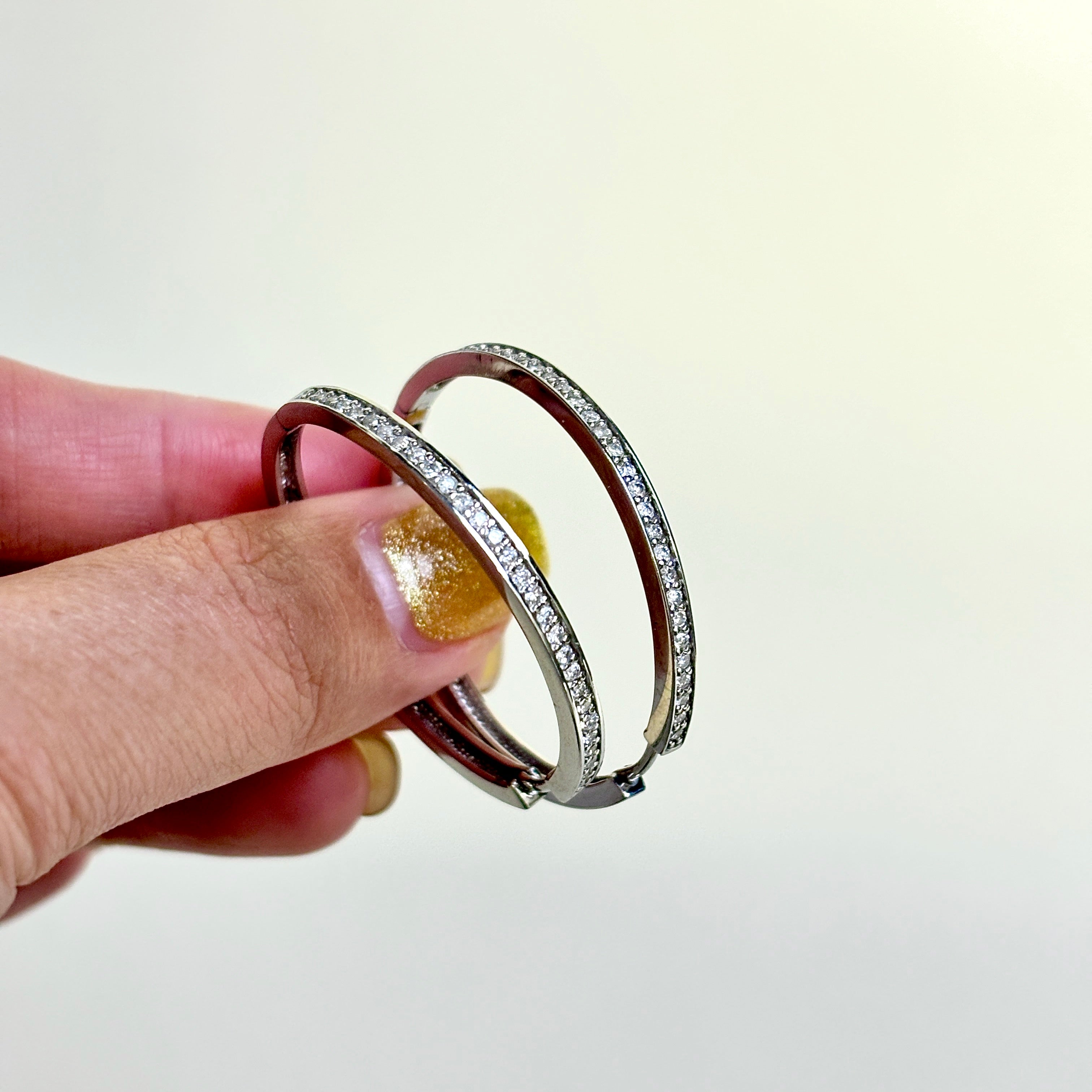 10K White Gold Diamond Hoop Earrings for Women | 0.65 Carat Total Weight (ctw) | Elegant Everyday Jewelry for Parties, Weddings & Special Occasions