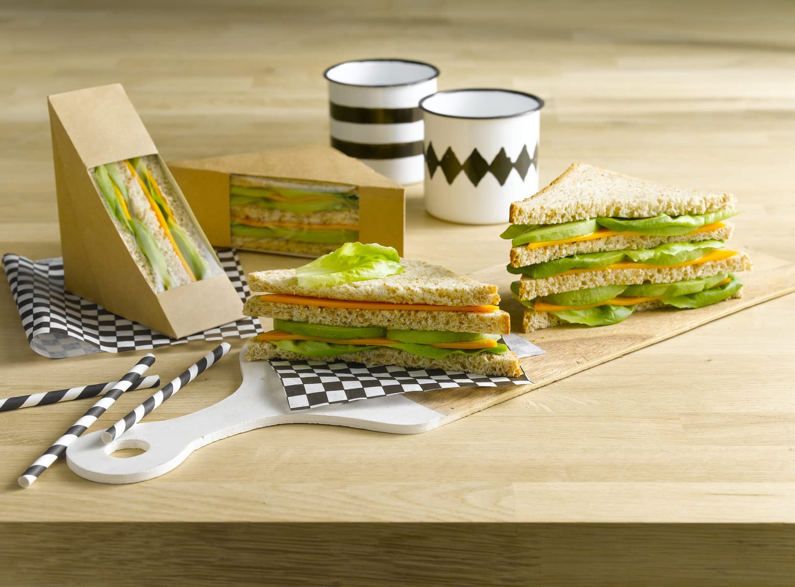 PACKNWOOD 209KCK2612 Kraft Triangle Sandwich Box with Window - Eco-Friendly Paper Food Container (4.8 x 1 x 4.8 Inches) - Case of 500 - Perfect for Deli Sandwiches, Bakery Goods & Catering Events