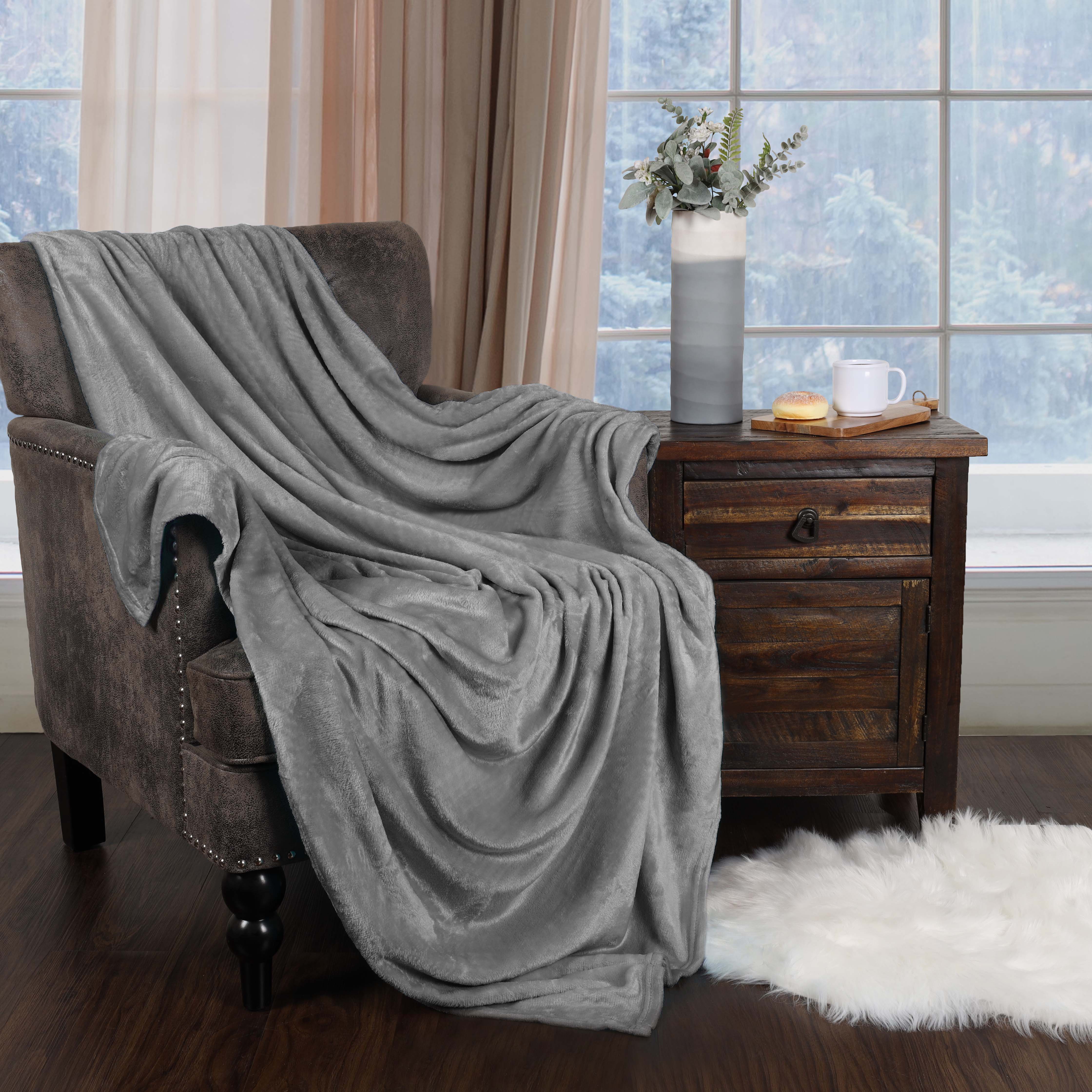 Soft Fleece Plush Blanket - Medium Weight Fluffy Cozy Throw for Couch, Bed & Home Decor - Perfect for Winter, Gifts & Relaxation