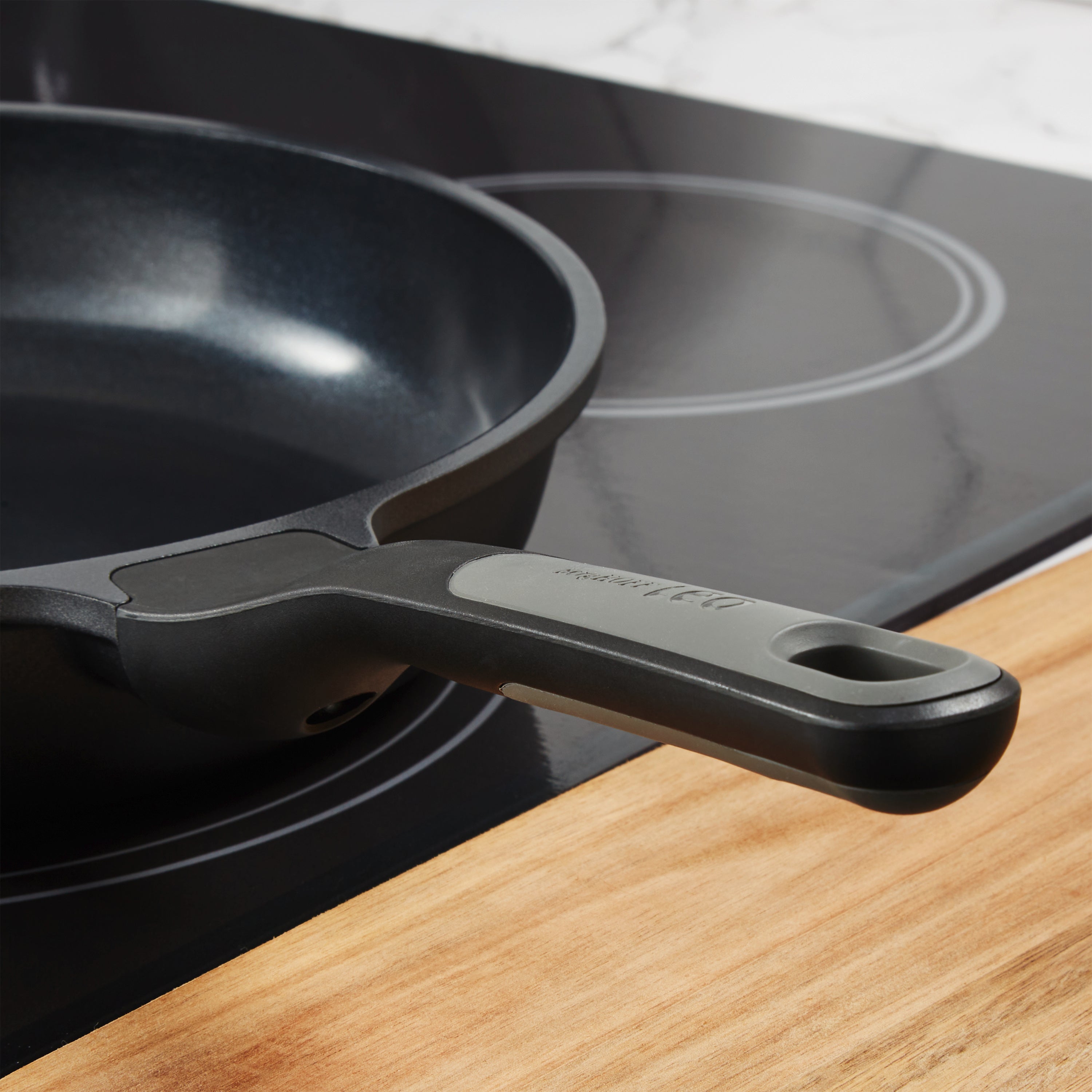 BergHOFF Leo Stone+ 2-Piece Nonstick Ceramic Frying Pan Set - Recycled Aluminum Cookware for Healthy Cooking | Perfect for Sautéing, Frying & Omelets