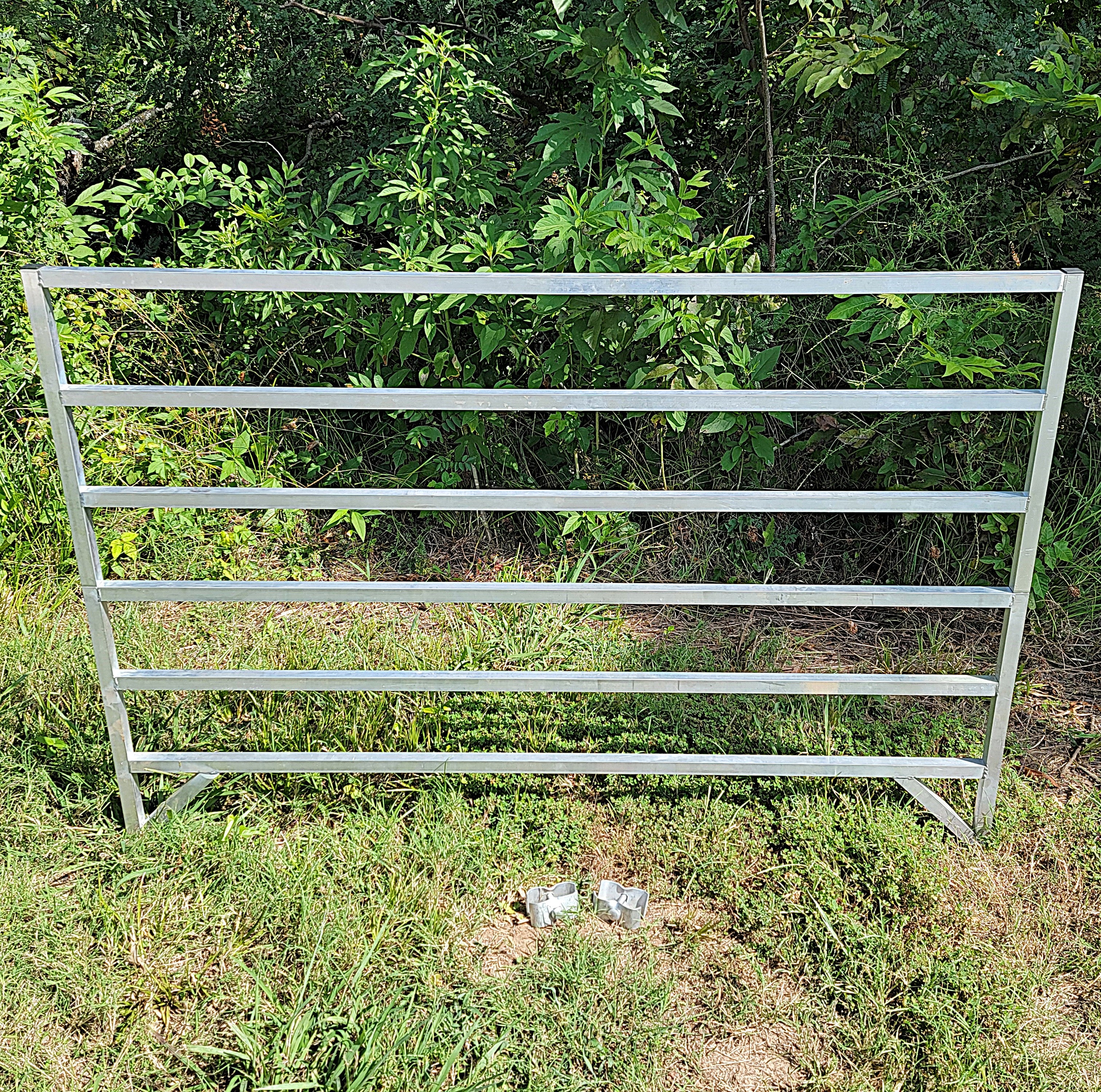 5 Ft x 5 Ft Aluminum Stall Kit - 6 Rail Wall Mounted Horse Stall Panel & Gate - Perfect for Barns, Stables & Indoor Riding Arenas