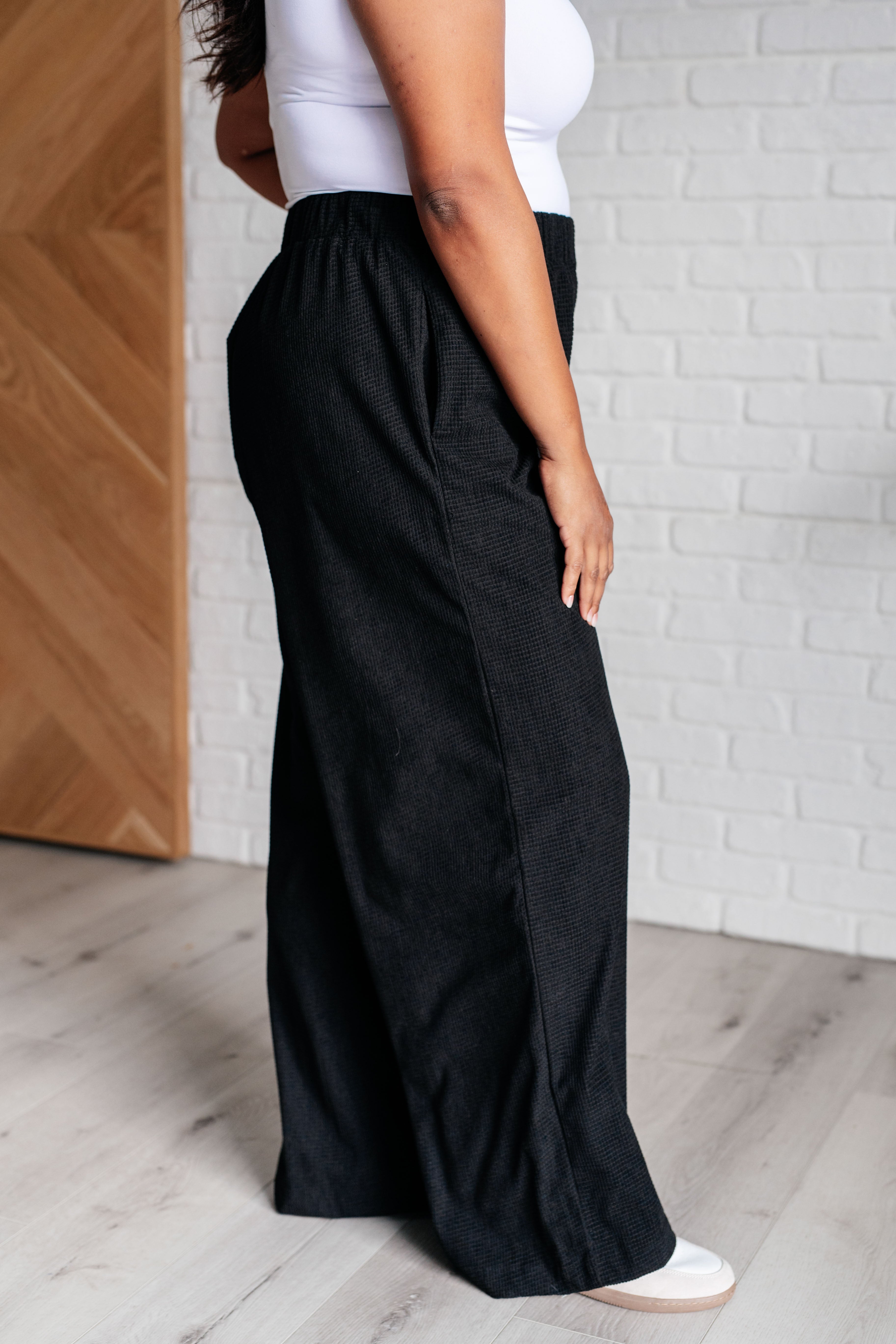 Stylish Wide Leg Pants for Women - Comfortable High Waisted Casual Trousers for All Seasons | Perfect for Office, Travel & Everyday Wear
