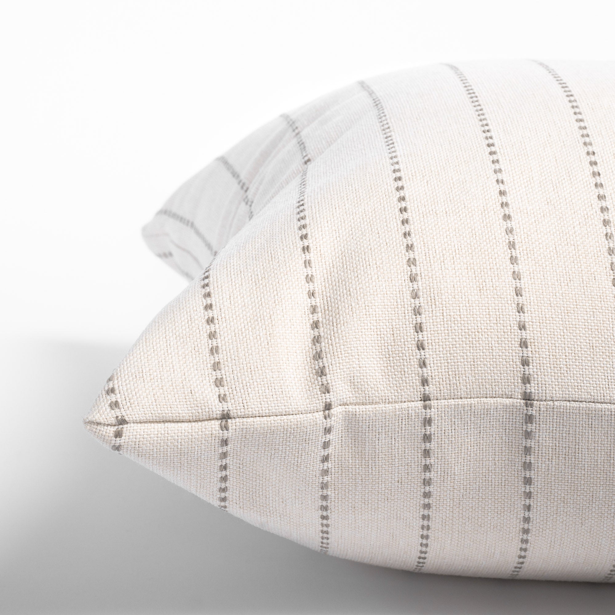 Fontana 20x20 Outdoor Pillow - Premium Linen Cover - Water Resistant & UV Protected - Perfect for Patio, Deck, Poolside & Garden Furniture