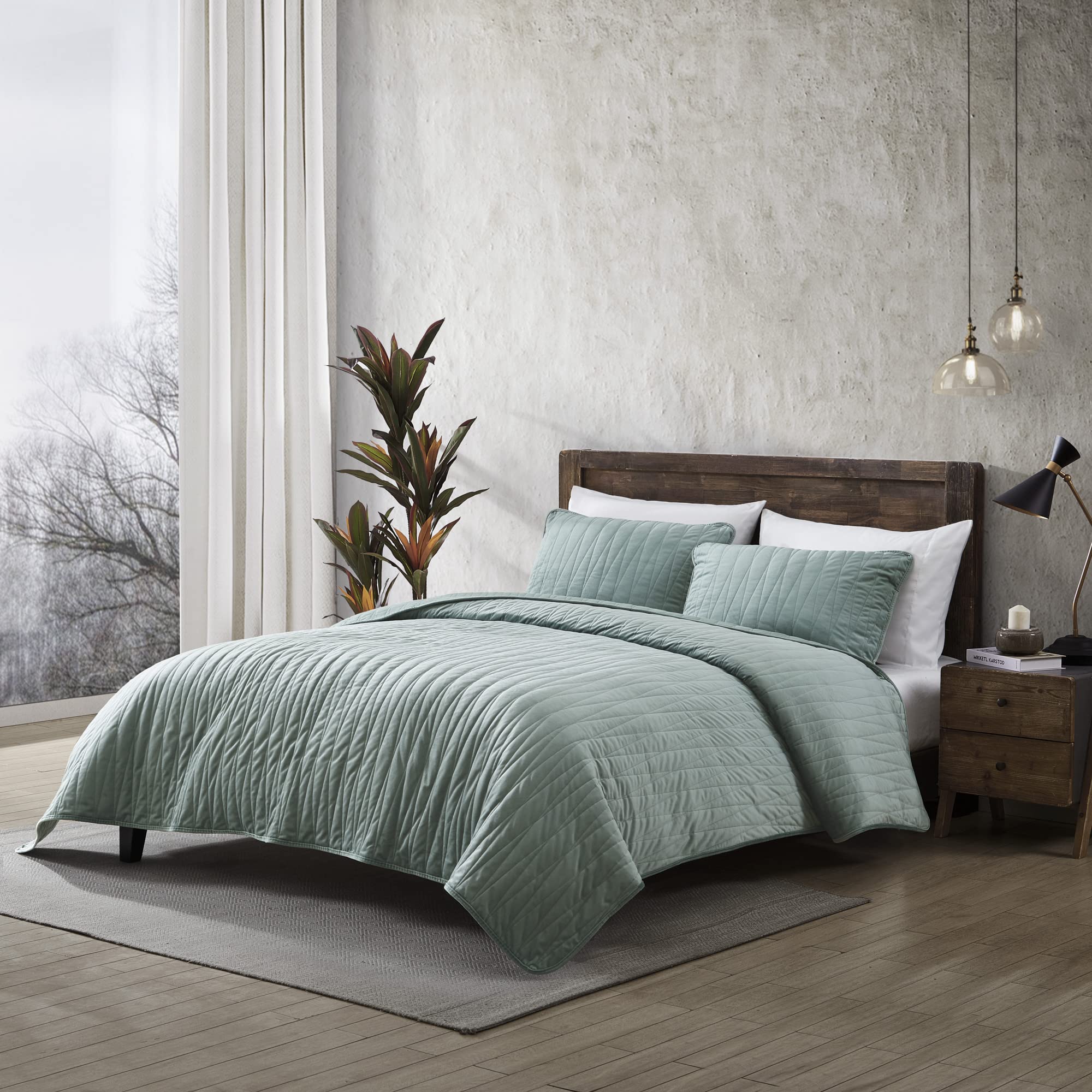 Brielle Home Premium Heavy Velvet Quilt Set with Cotton Backing - Full/Queen Size Seafoam Green - Luxurious Bedding for Master Bedroom, Guest Room & Cozy Winter Nights