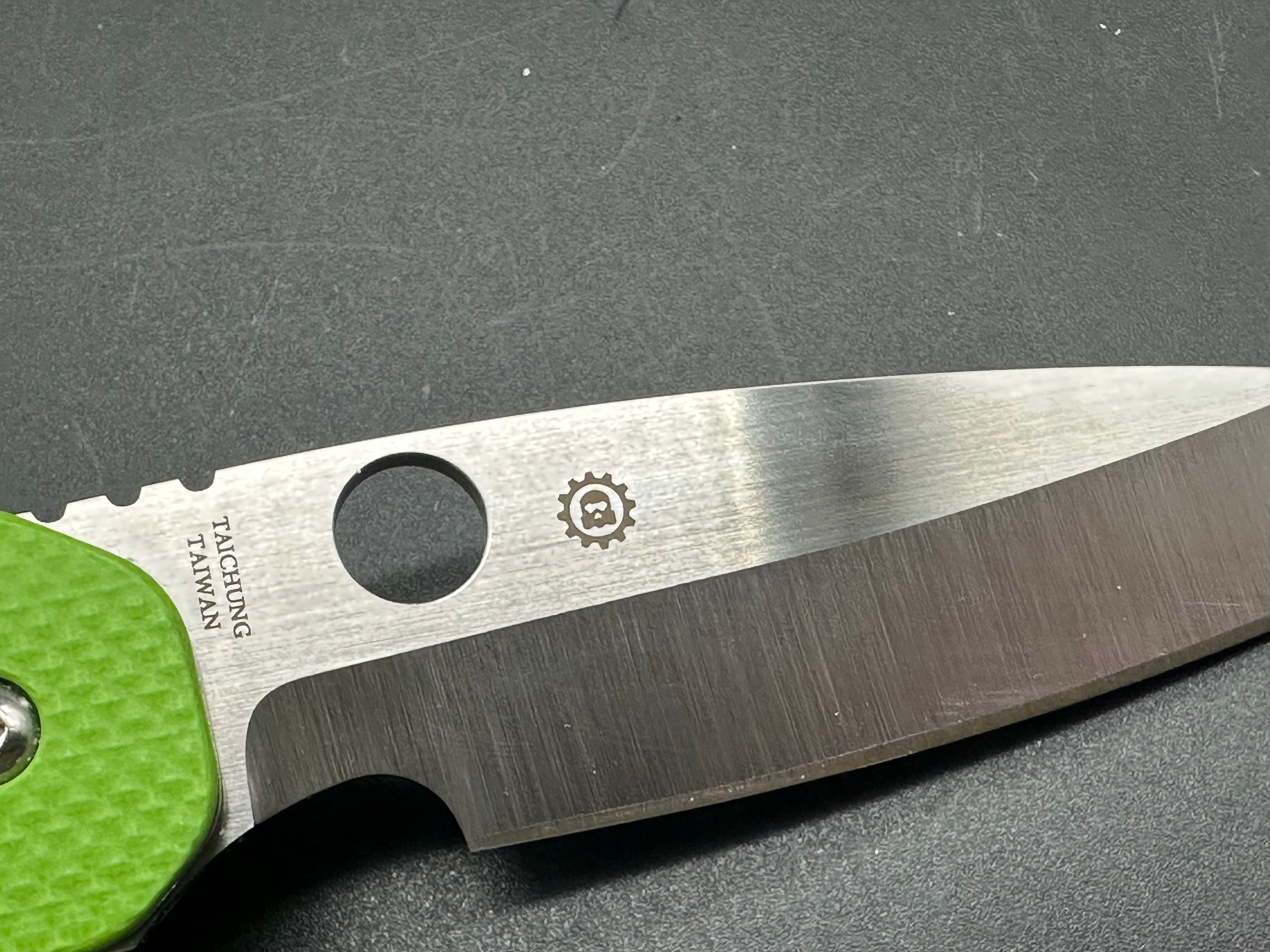 Spyderco Smock C240CFP Folding Knife with Green & Carbon Fiber Scales - EDC Pocket Knife for Outdoor, Camping, and Everyday Carry