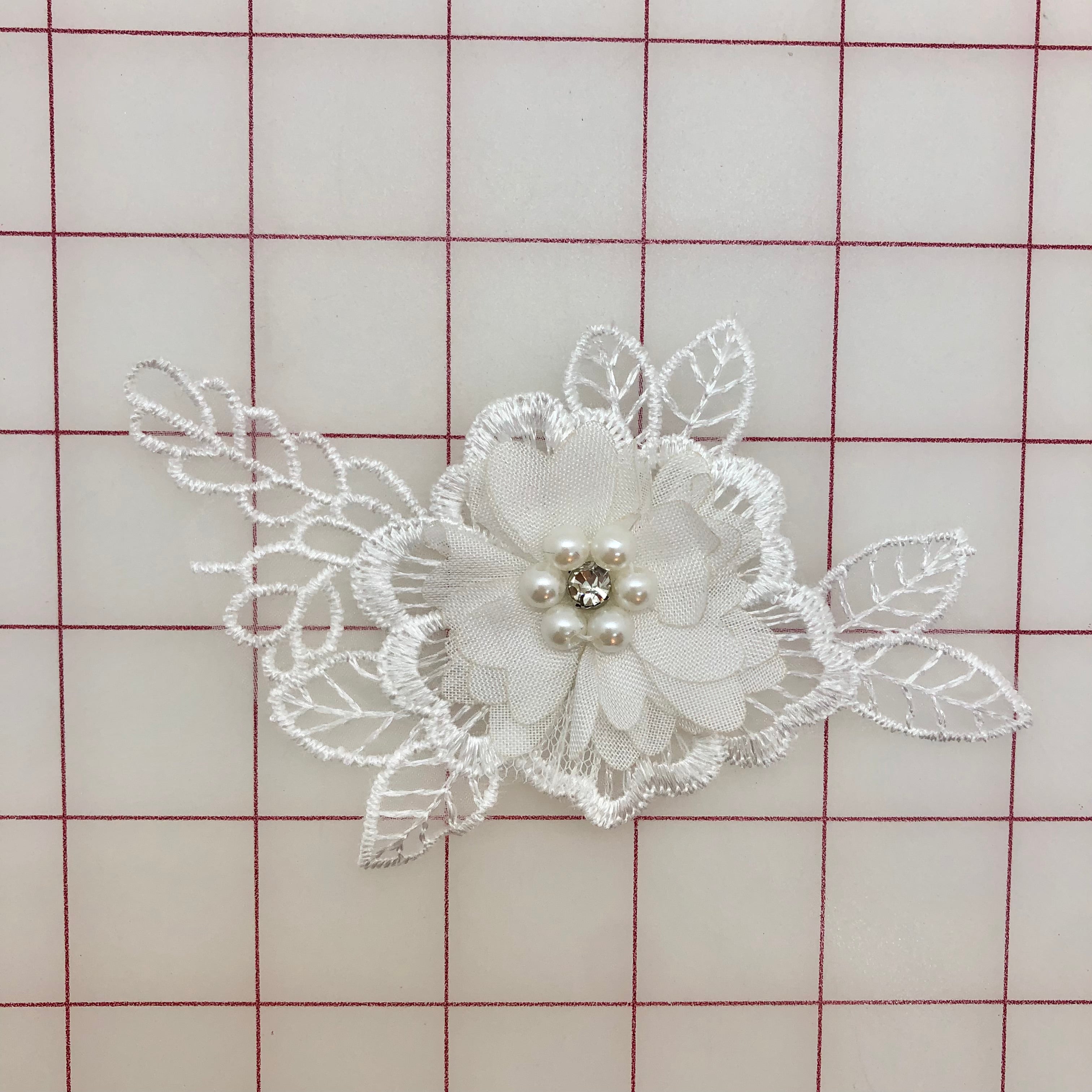 3D White Lace Flower Appliques - Elegant DIY Fabric Embellishments for Wedding Dresses, Home Decor & Craft Projects