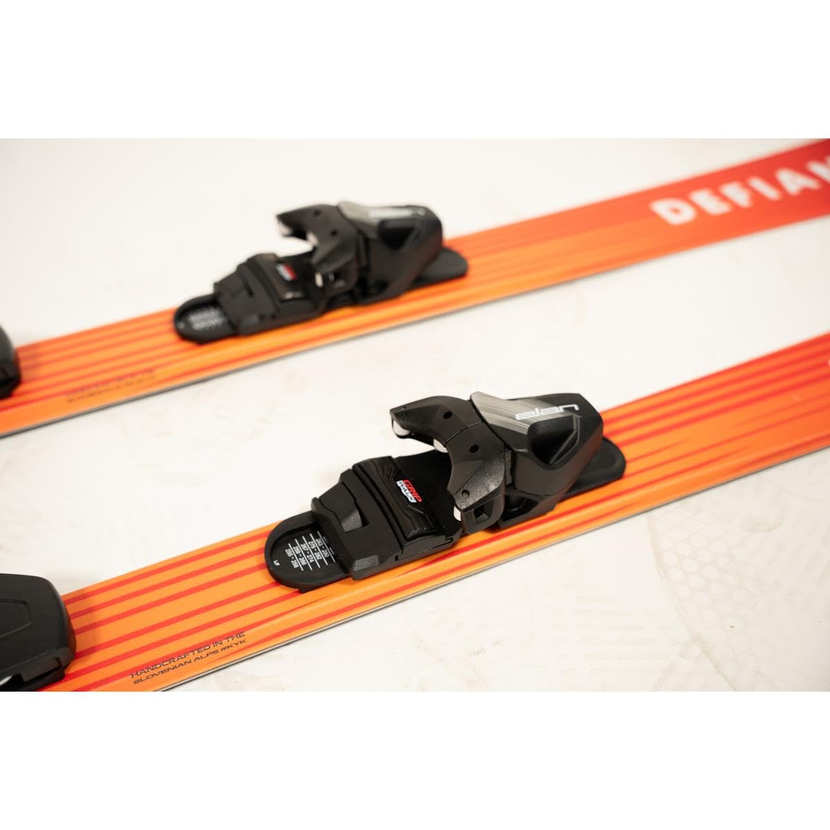 Defiance Flash JRS 4.5 Red Kids Skis 2024 - Perfect for Young Skiers Learning on Slopes | Junior Ski System for Boys & Girls