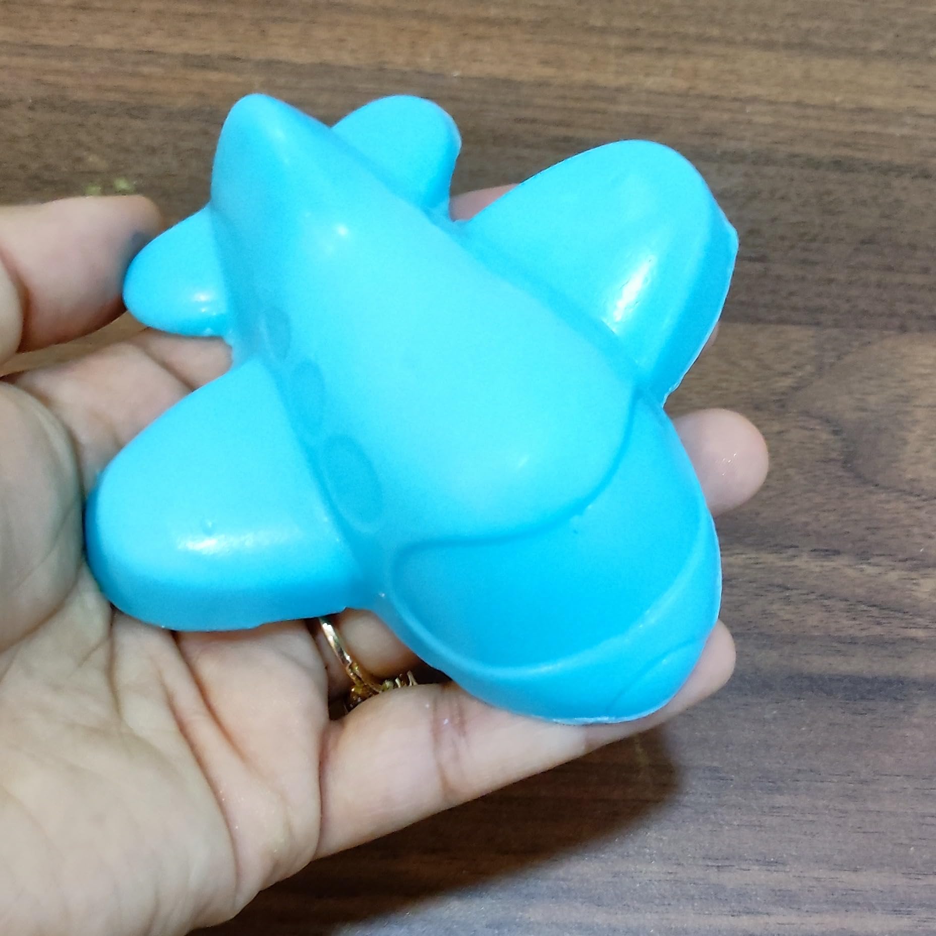 Airplane-Shaped Kids Soap - Paraben & SLS Free, Handmade Theme Soap for Birthdays, Rakhi & Raksha Bandhan Gifts - Perfect for Kids' Party Favors, Travel Hygiene & Fun Bath Time