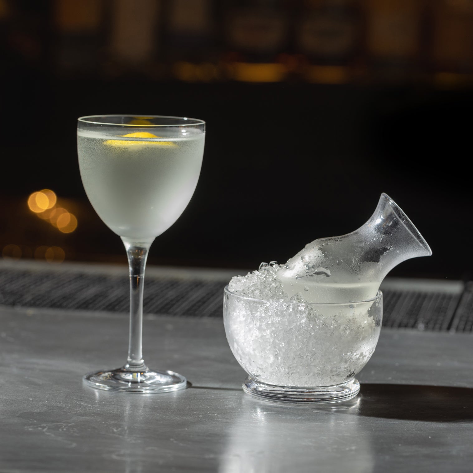 Premium Saunders Dividend Carafe & Bowl Set - Hand Blown Glass, 4oz (118ml) - Perfect for Cocktail Serving, Home Bar Decor & Elegant Gift Giving