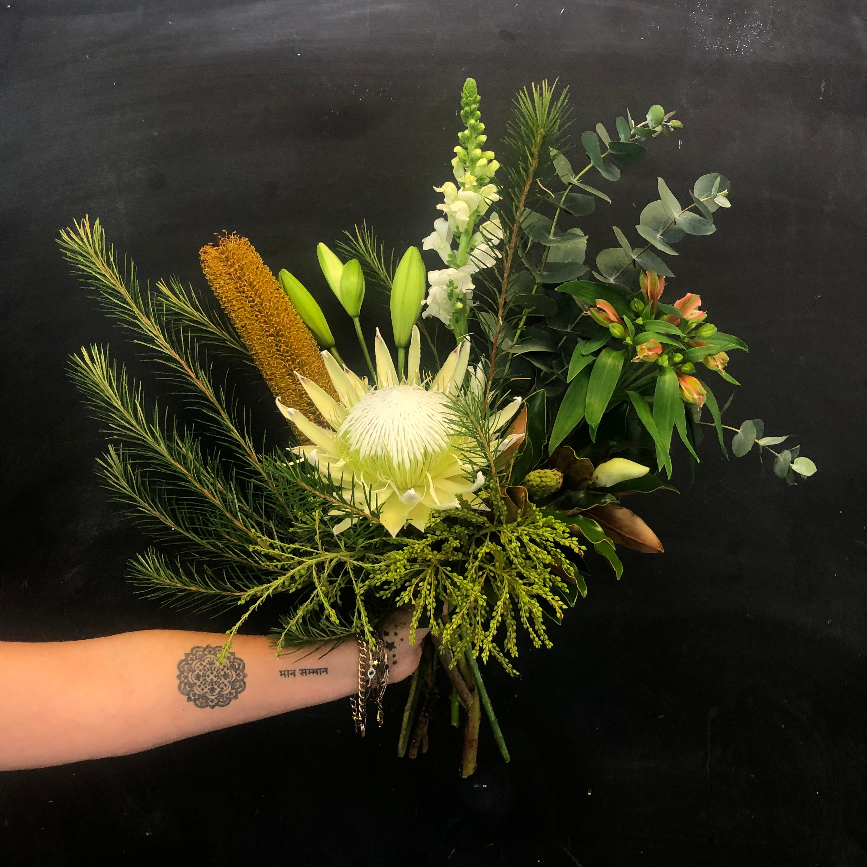 Beautiful Fresh Flower Bouquets for Weddings, Anniversaries & Special Occasions - Handcrafted Floral Arrangements for Home Decor, Gifts & Events