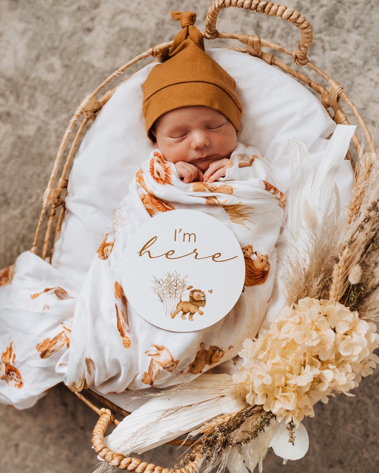 Organic Cotton Muslin Baby Wrap Blanket - Soft & Breathable Swaddle for Newborns - Perfect for Swaddling, Nursing, and Stroller Use - Lion Design