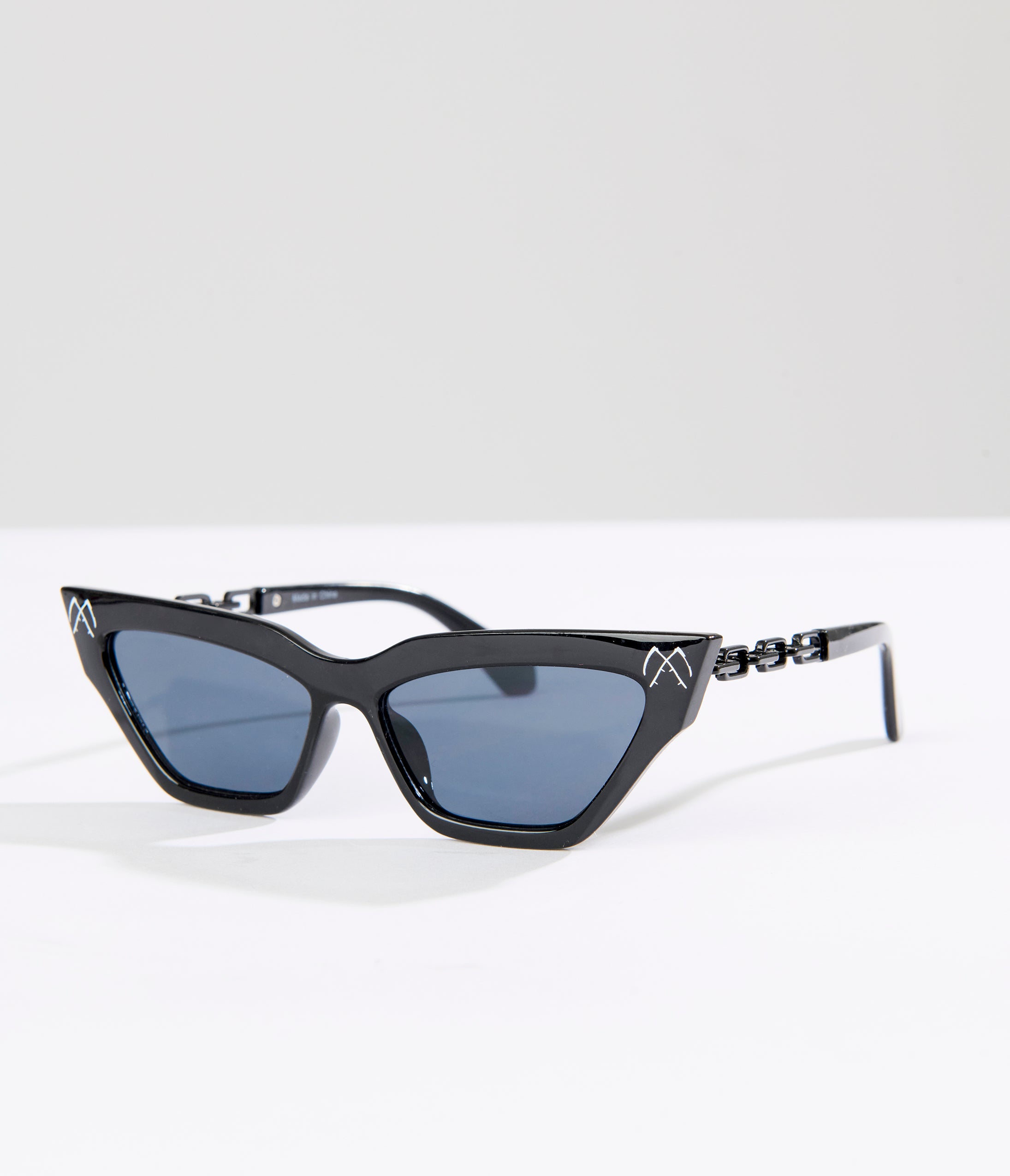 Black Chain Elvira Sunglasses for Women - Retro Square Frame UV Protection - Perfect for Beach, Driving & Fashion Outfits