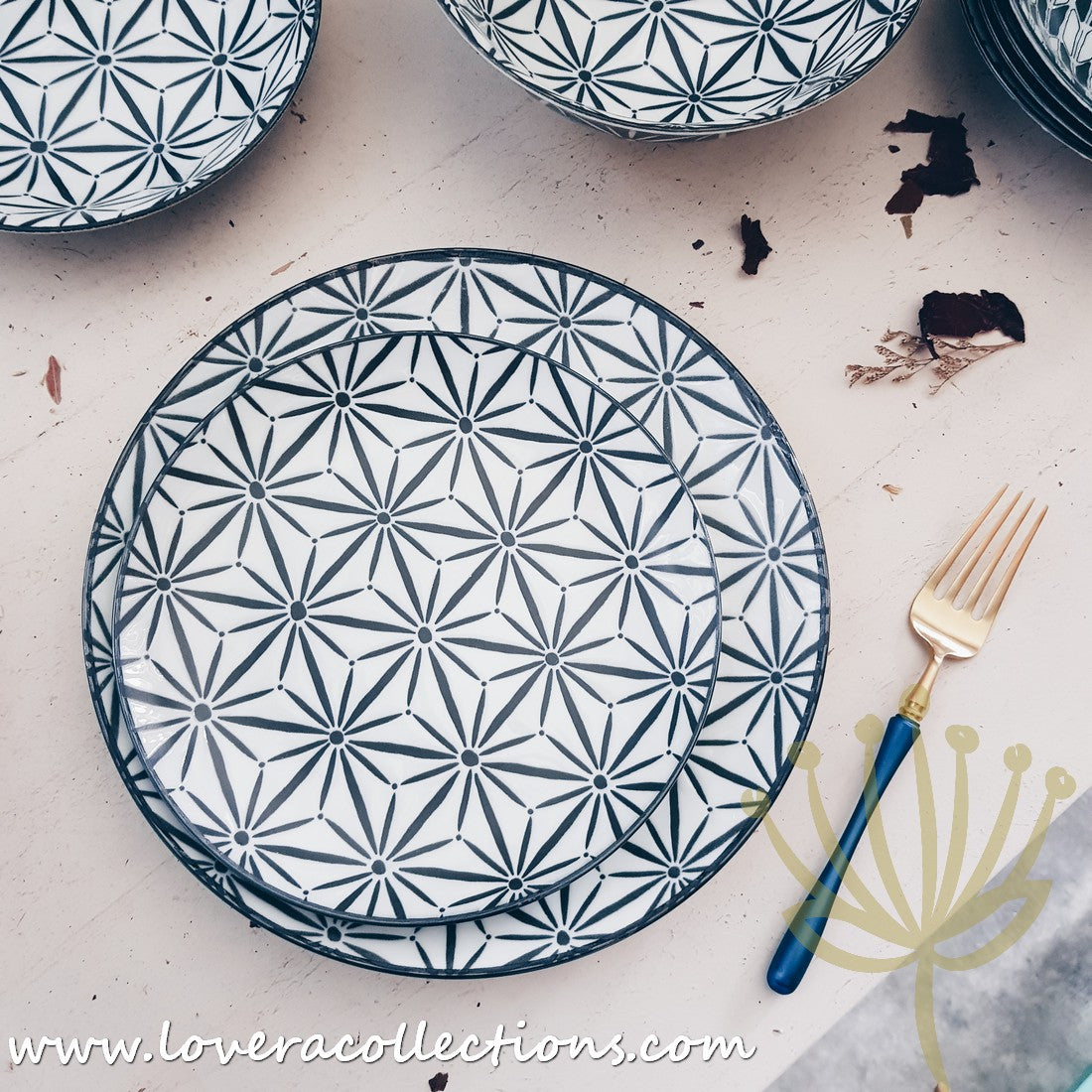 Awasaka Black & White Modern Stars Dinnerware Set - 12-Piece Porcelain Plates & Bowls - Elegant Dinnerware Collection for Home & Restaurant Use - Perfect for Holiday Dinners, Wedding Gifts & Daily Dining