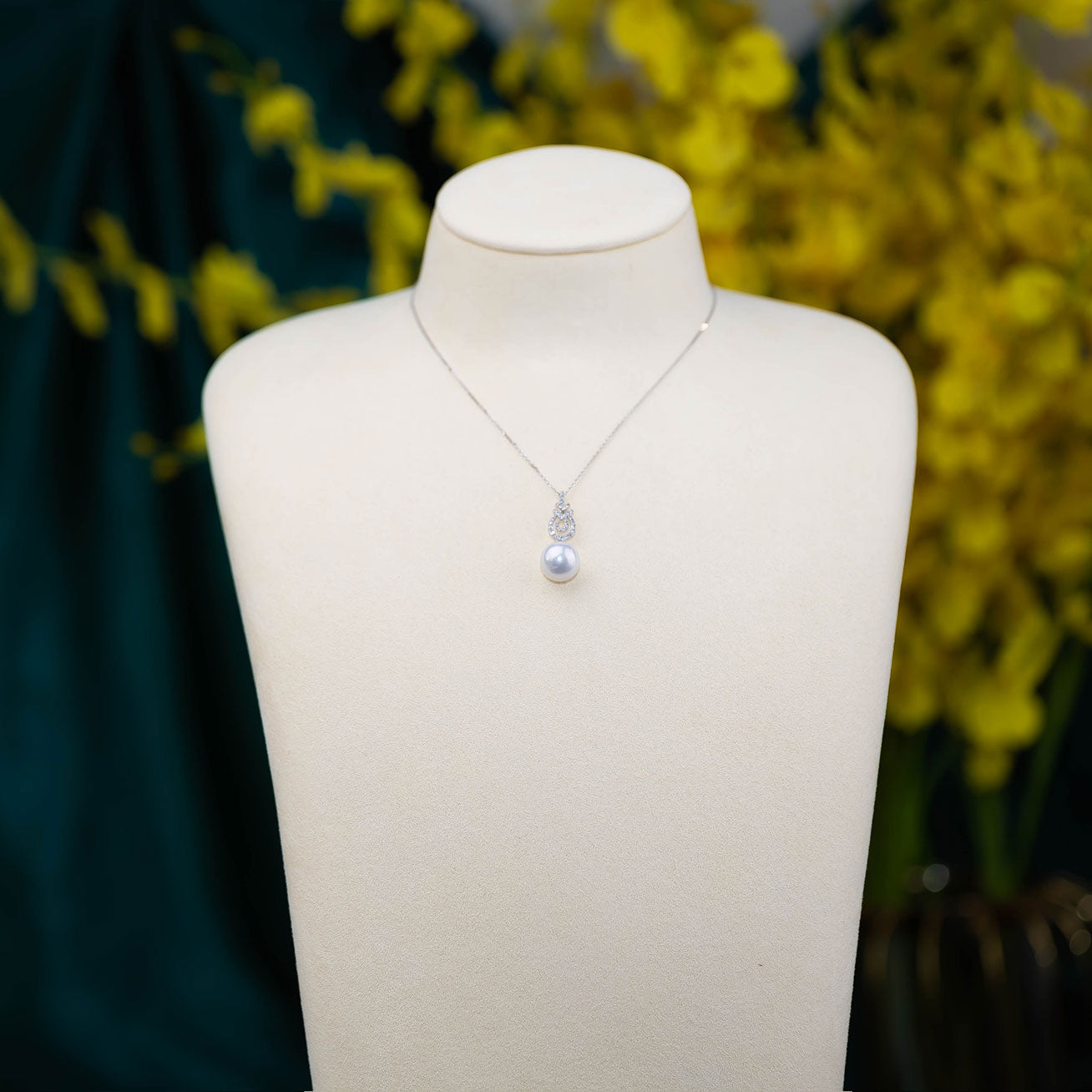 18K Solid Gold Edison Pearl Necklace - Classic Elegant Jewelry for Women, Perfect for Weddings, Anniversaries & Special Occasions | KN00015